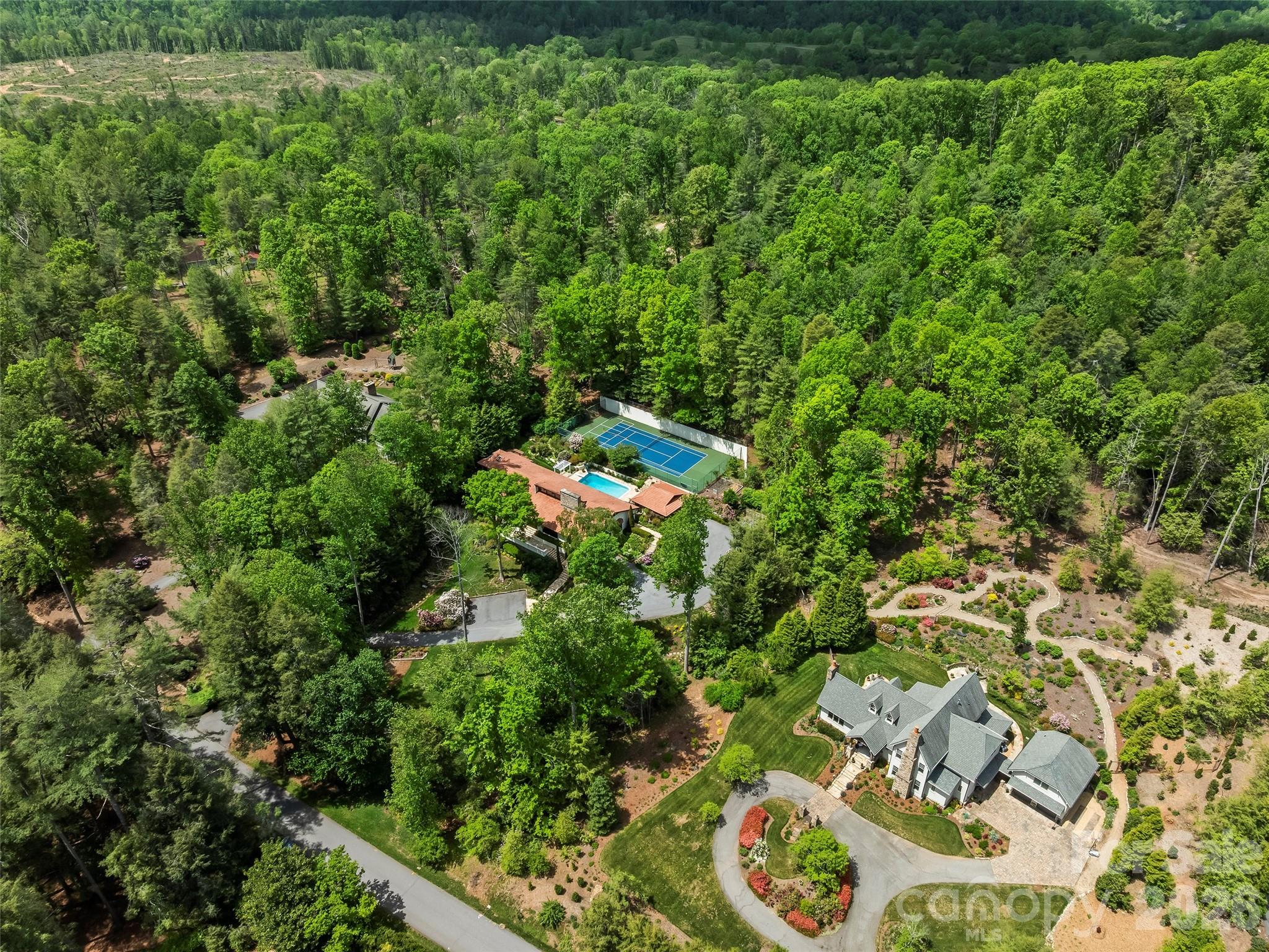 69 Forest Road — Asheville
