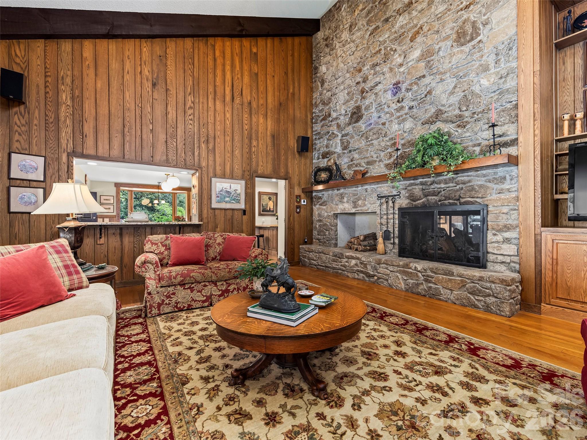 69 Forest Road — Asheville