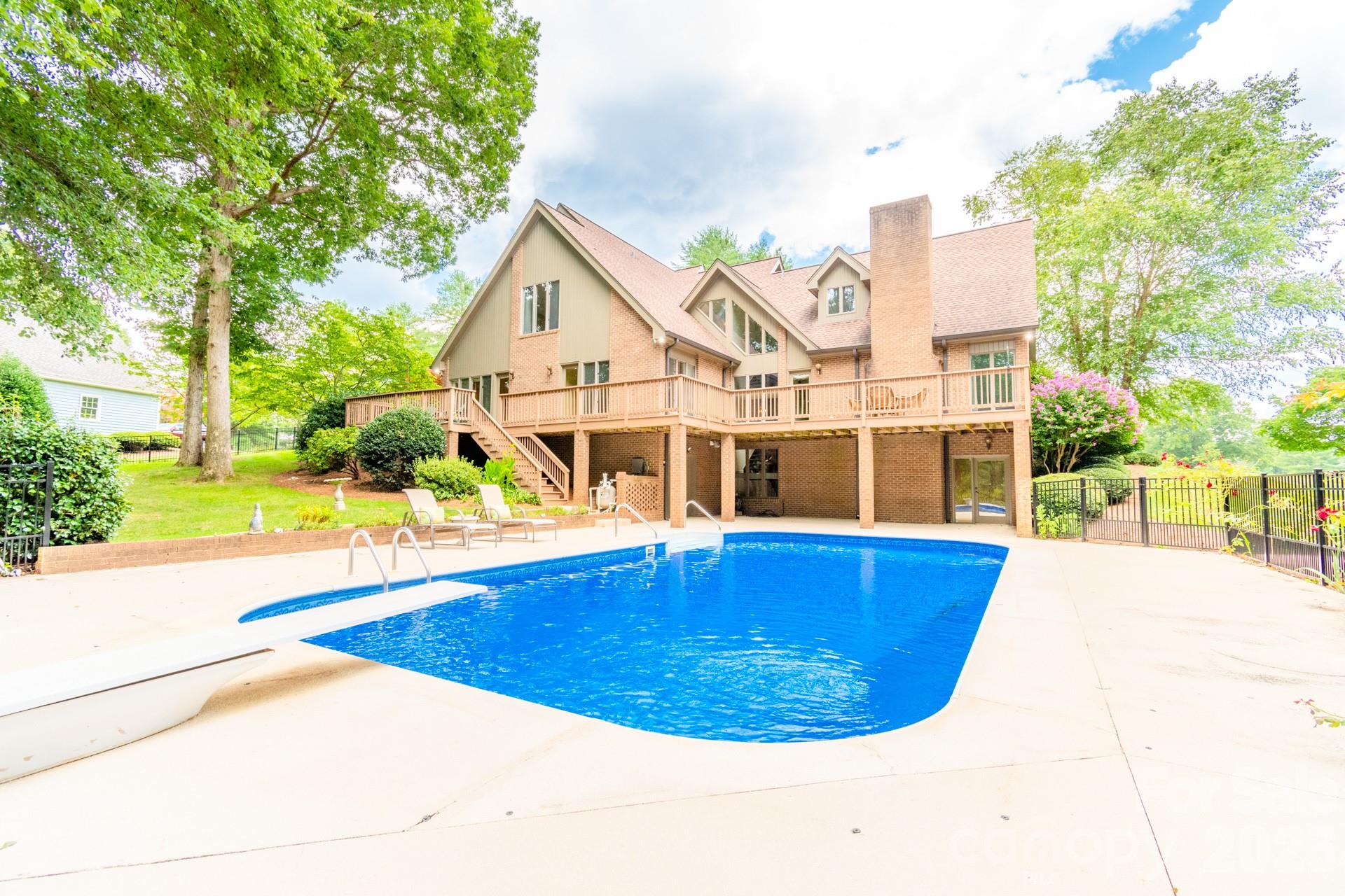 536 Innisbrook Drive — Statesville