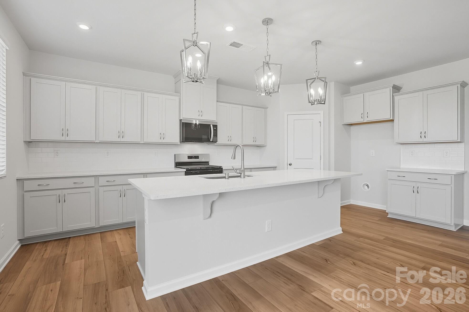 1331 Honey Trail — Monroe