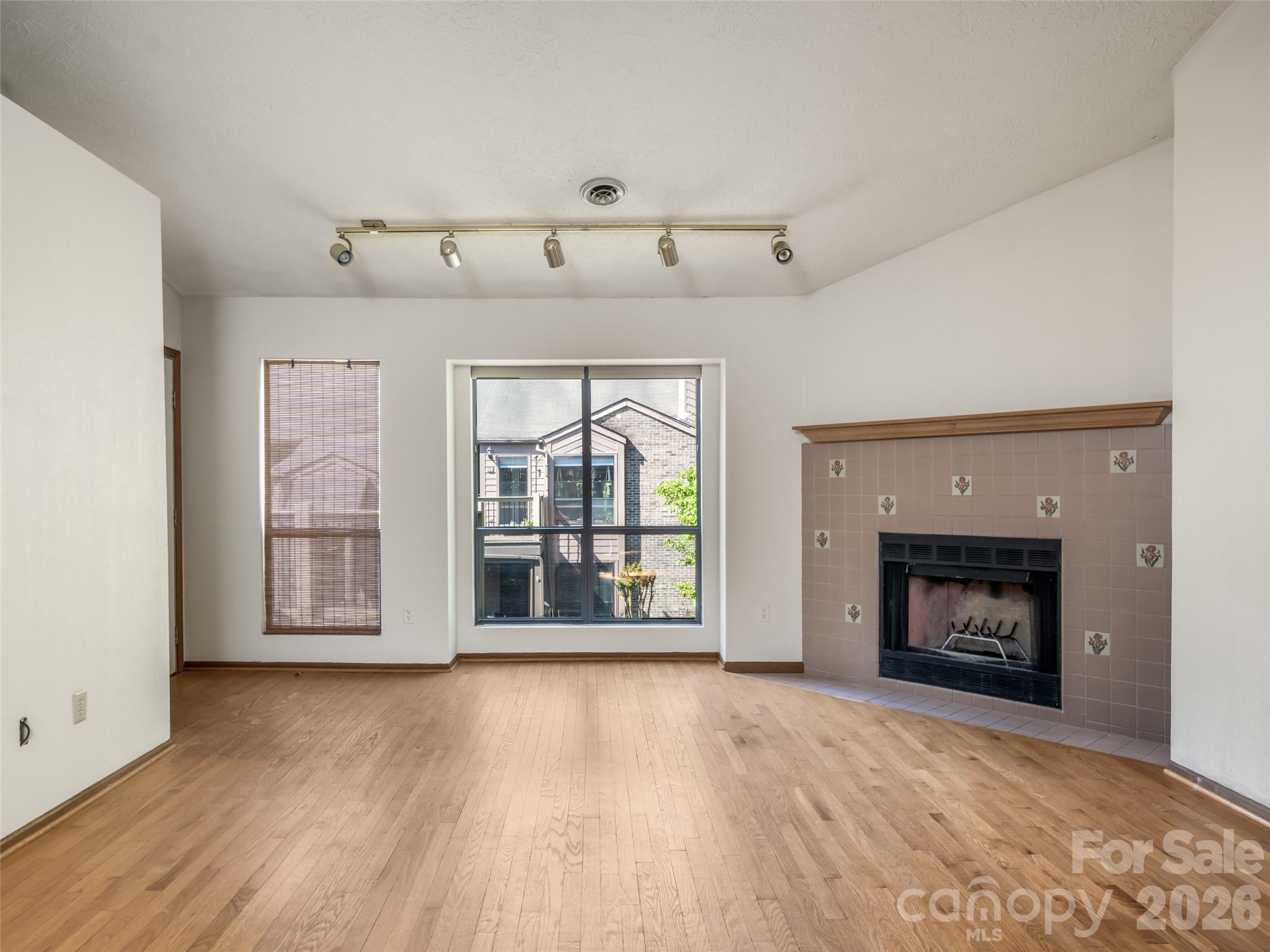 38 Ravencroft Lane #E — Asheville