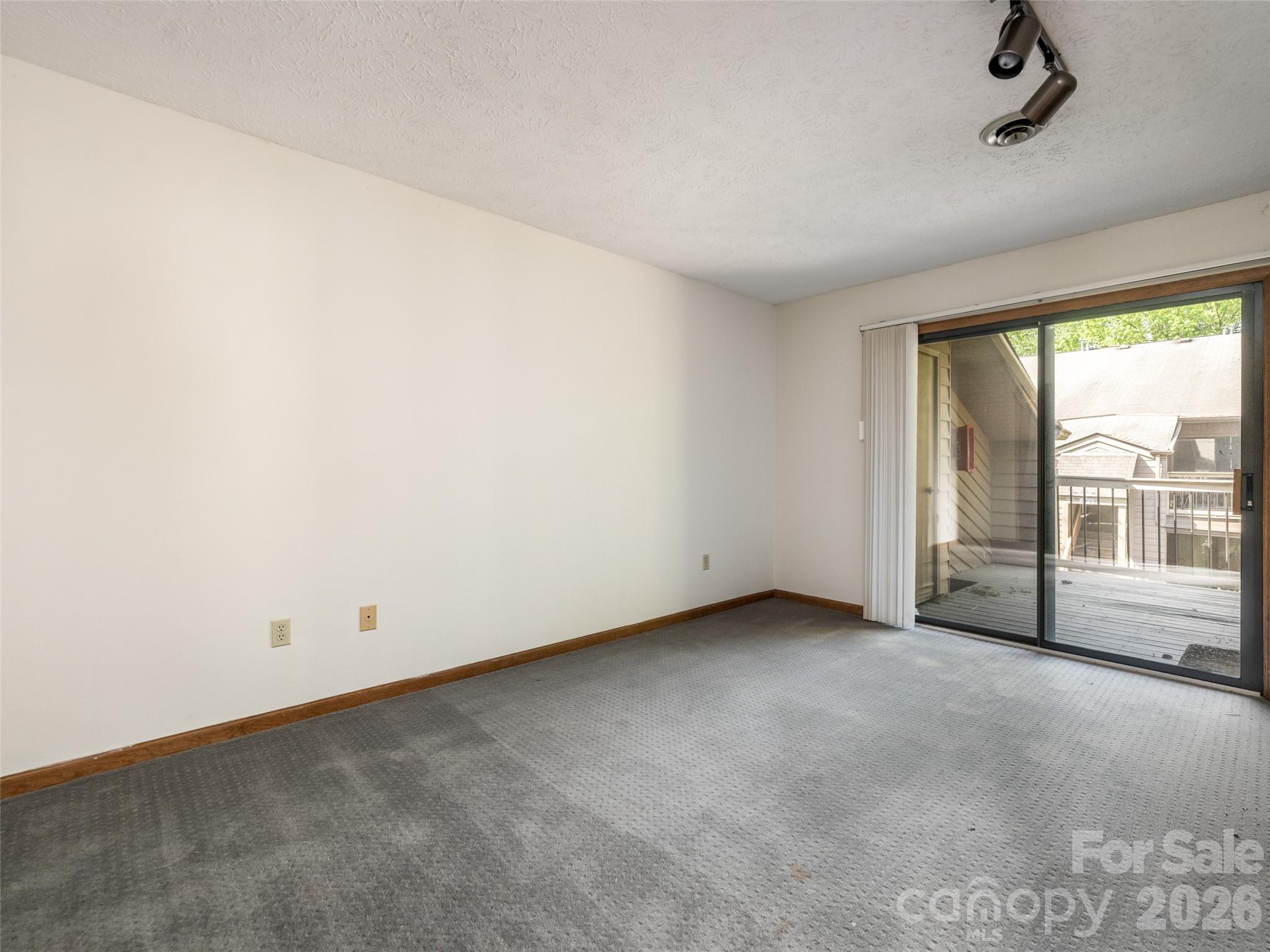 38 Ravencroft Lane #E — Asheville