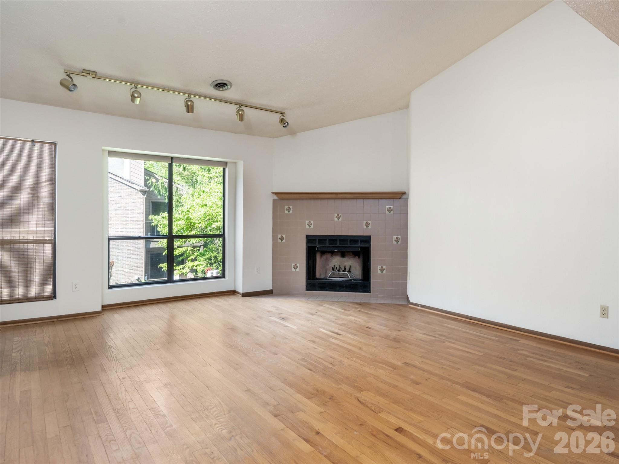 38 Ravencroft Lane #E — Asheville