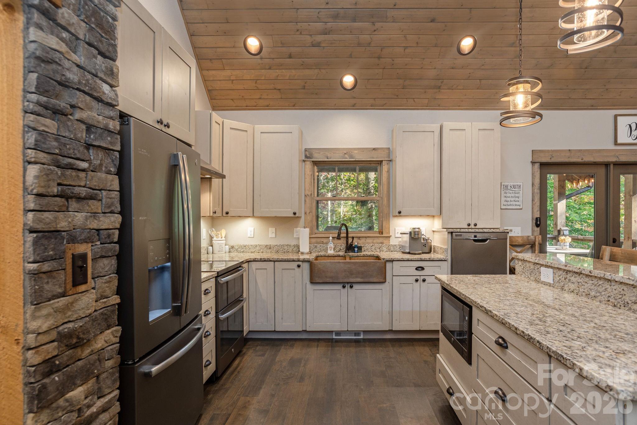 142 Davids Trace — Pisgah Forest