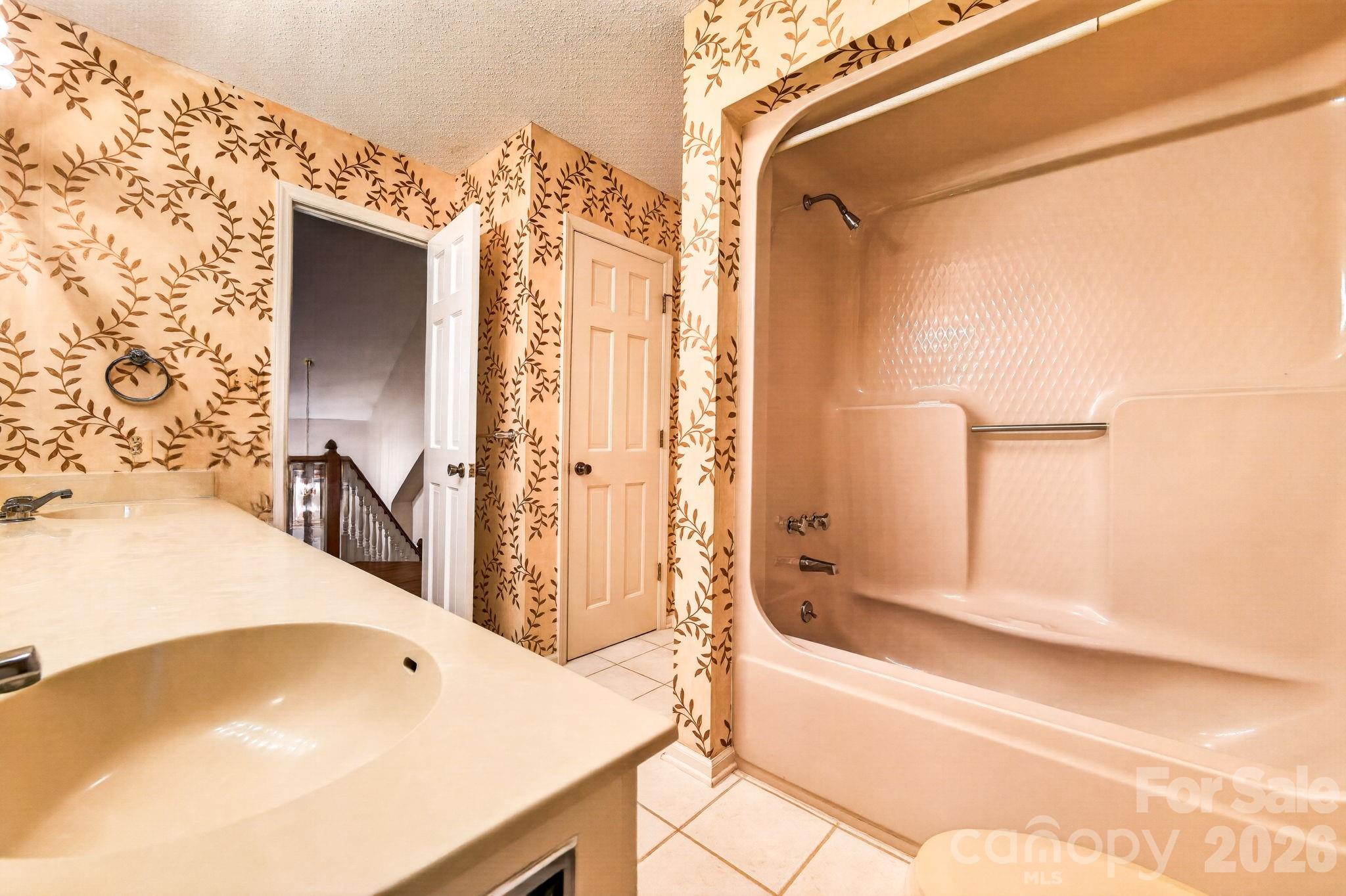 2804 Wimbledon Drive — Gastonia