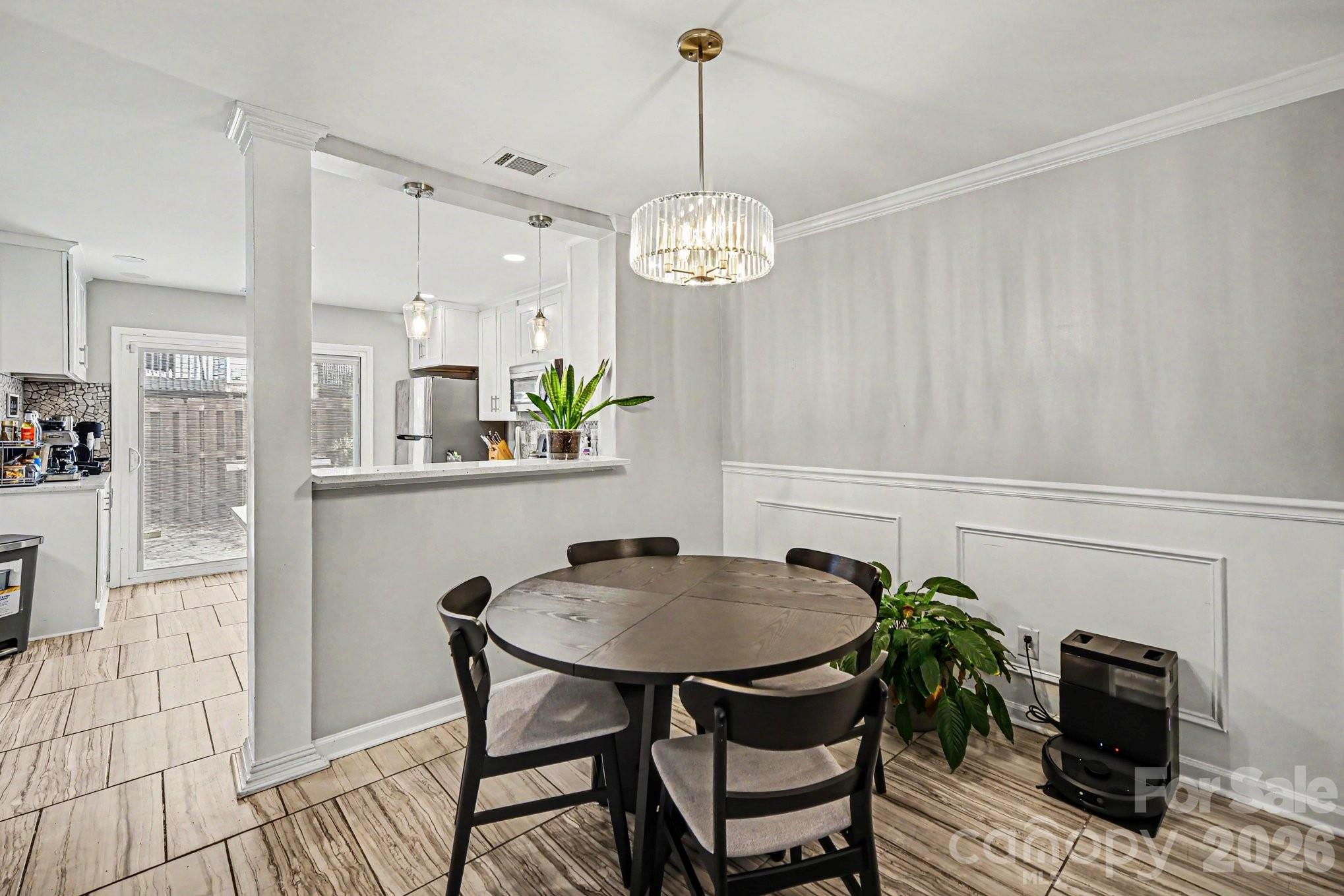 5909 Cougar Lane — Charlotte
