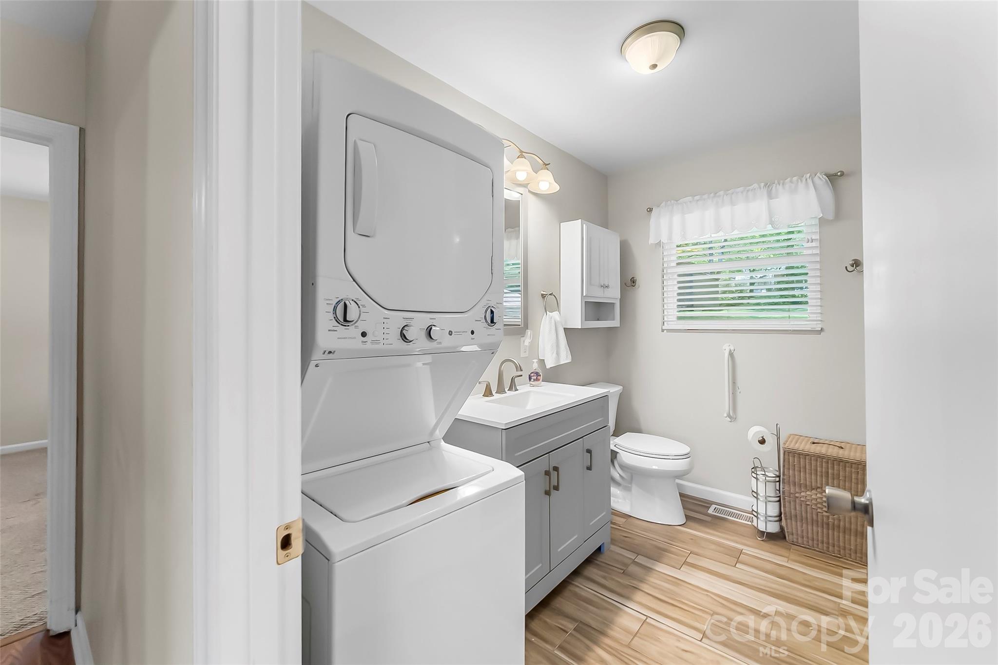 1573 11th Street NW — Hickory