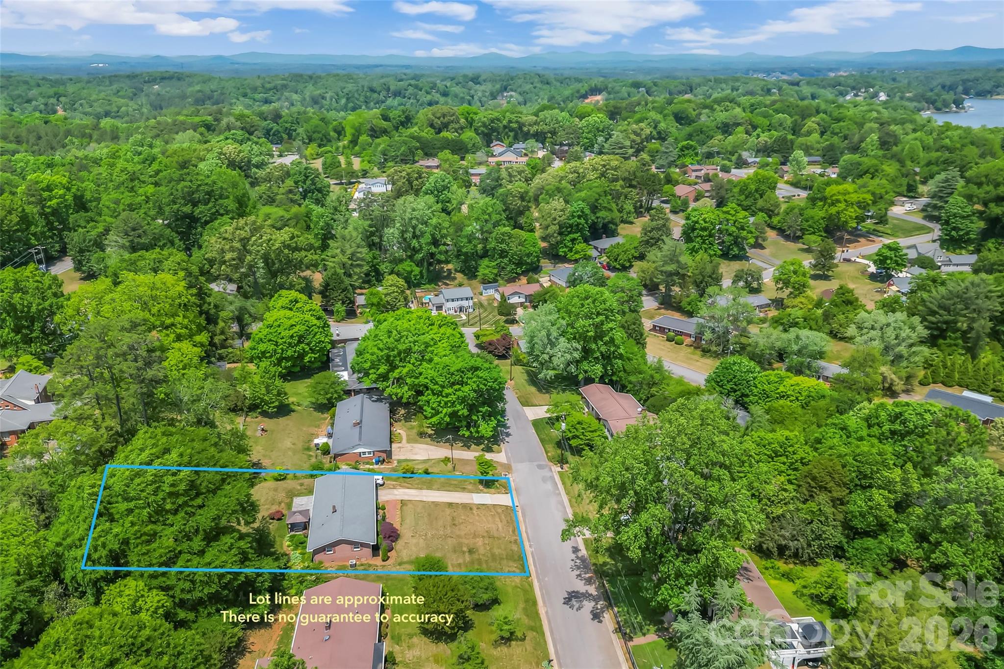 1573 11th Street NW — Hickory