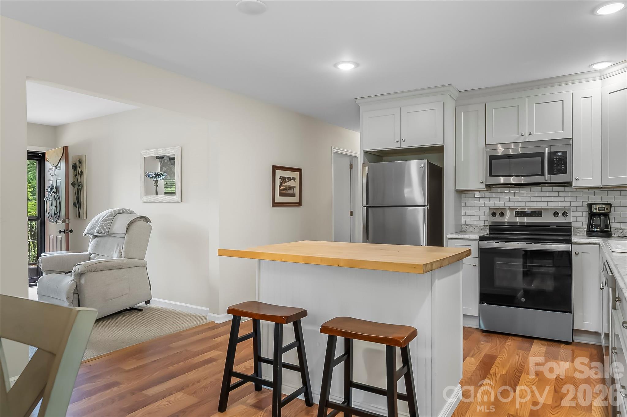 1573 11th Street NW — Hickory