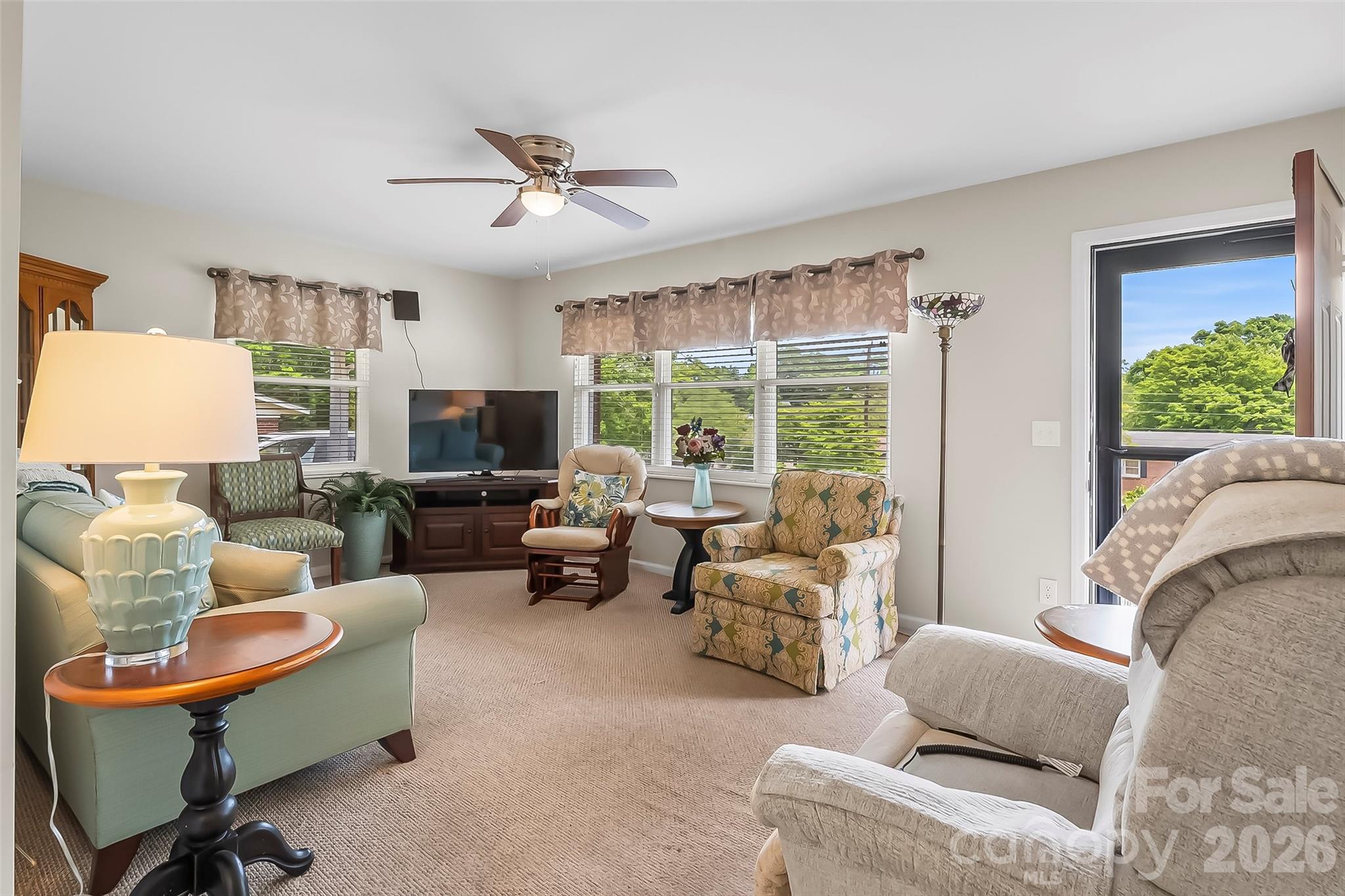 1573 11th Street NW — Hickory