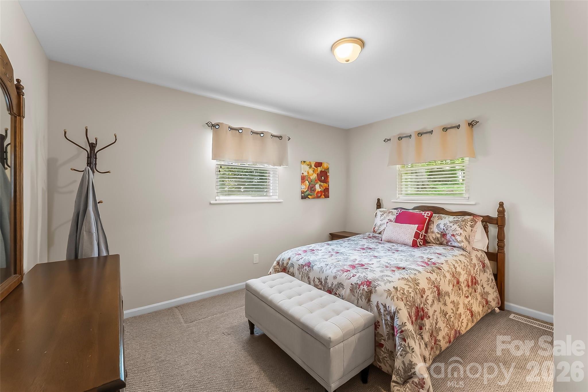 1573 11th Street NW — Hickory