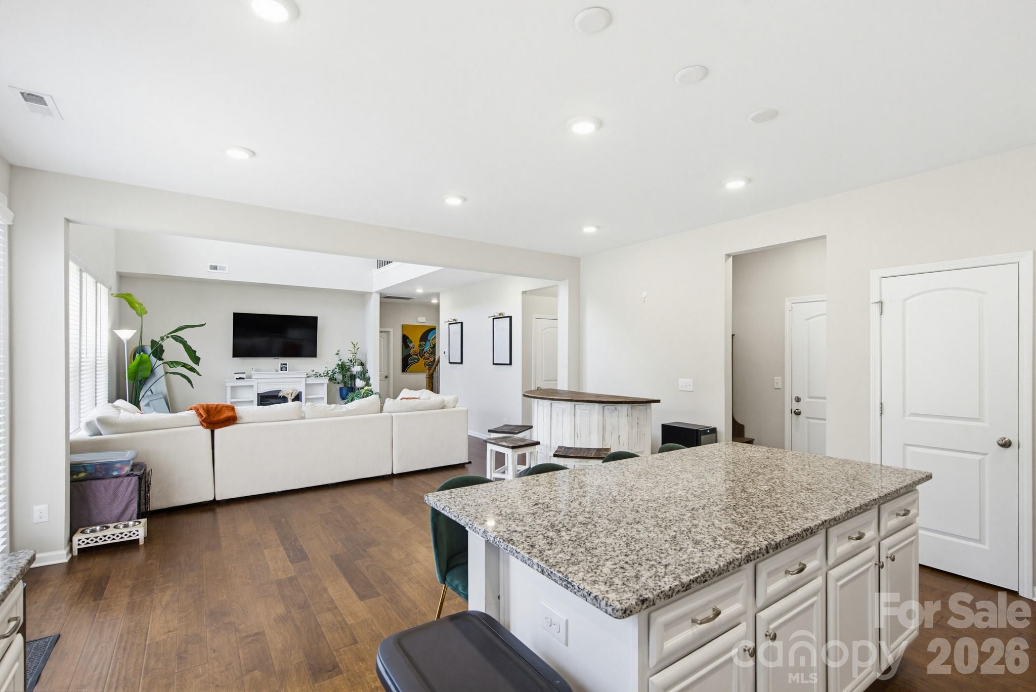840 Oak Manor Drive SE — Concord
