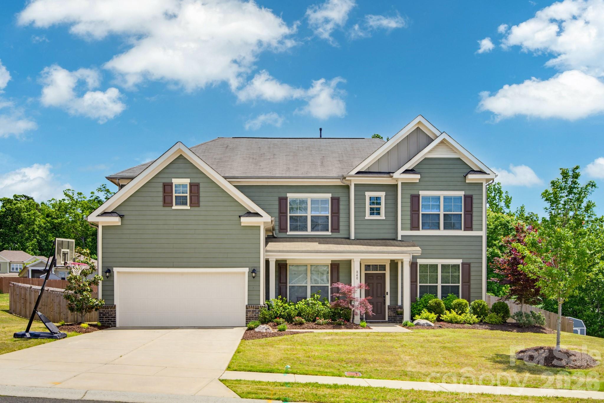 840 Oak Manor Drive SE — Concord
