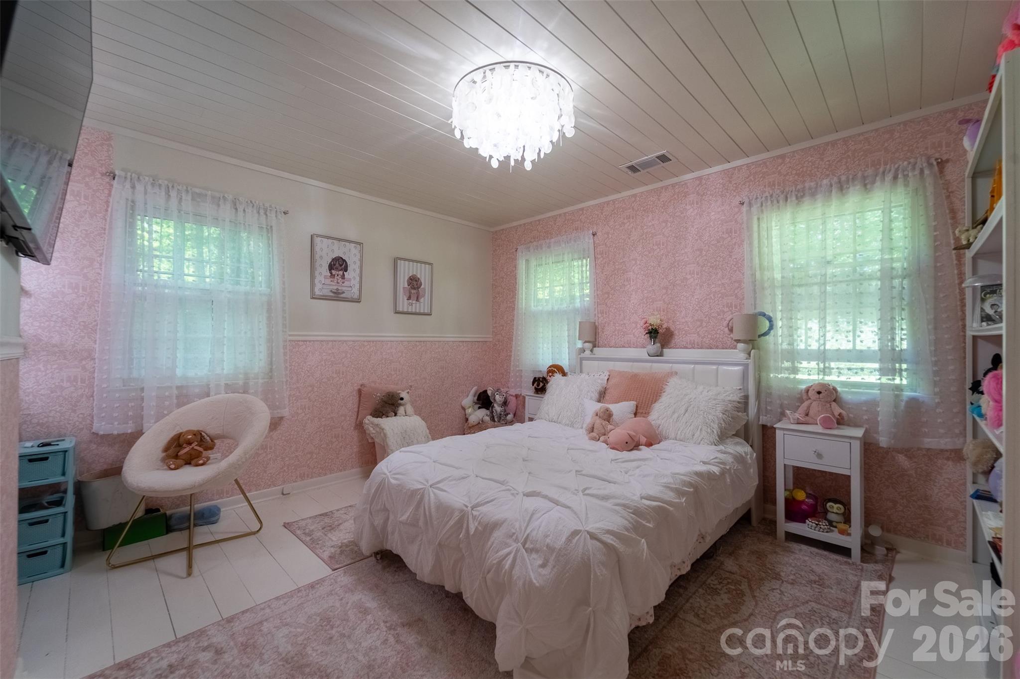 77 Oakwood Lane — Sylva