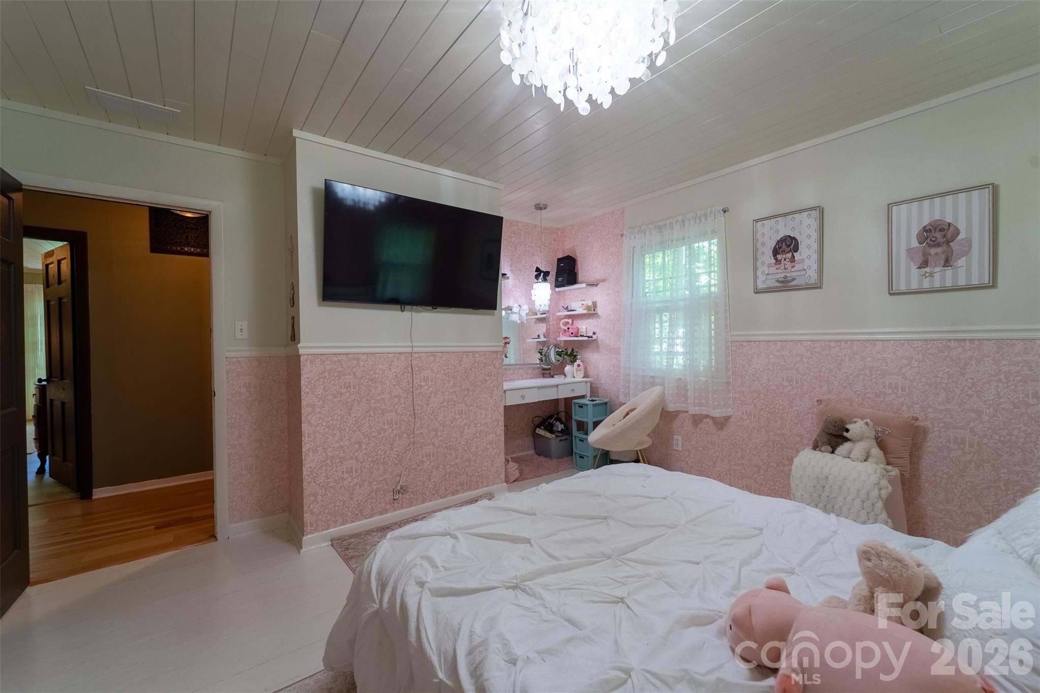 77 Oakwood Lane — Sylva