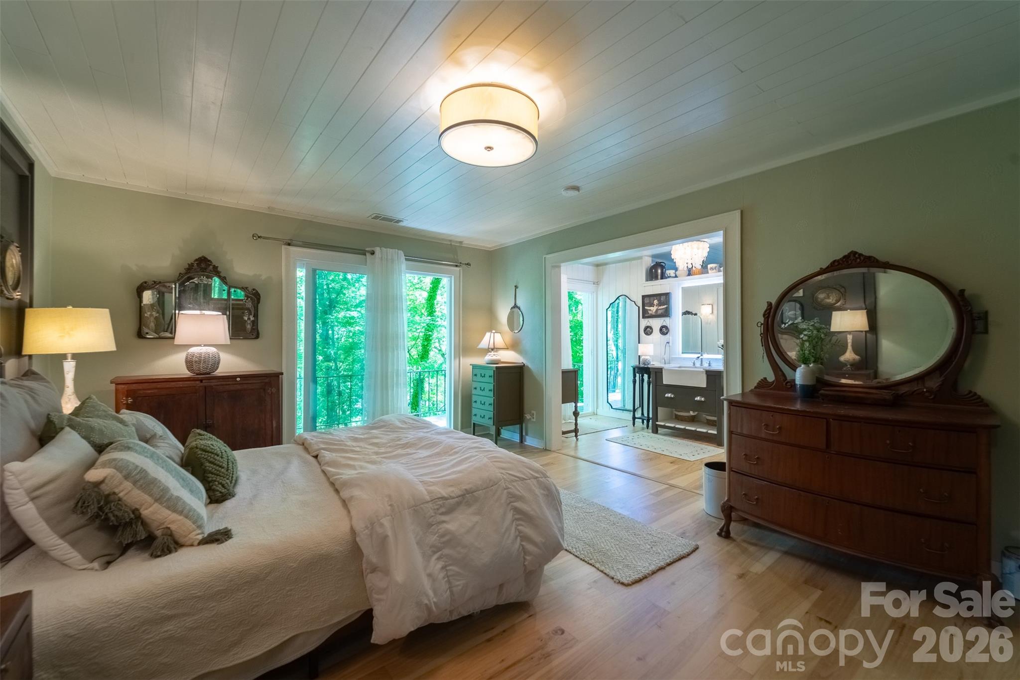 77 Oakwood Lane — Sylva