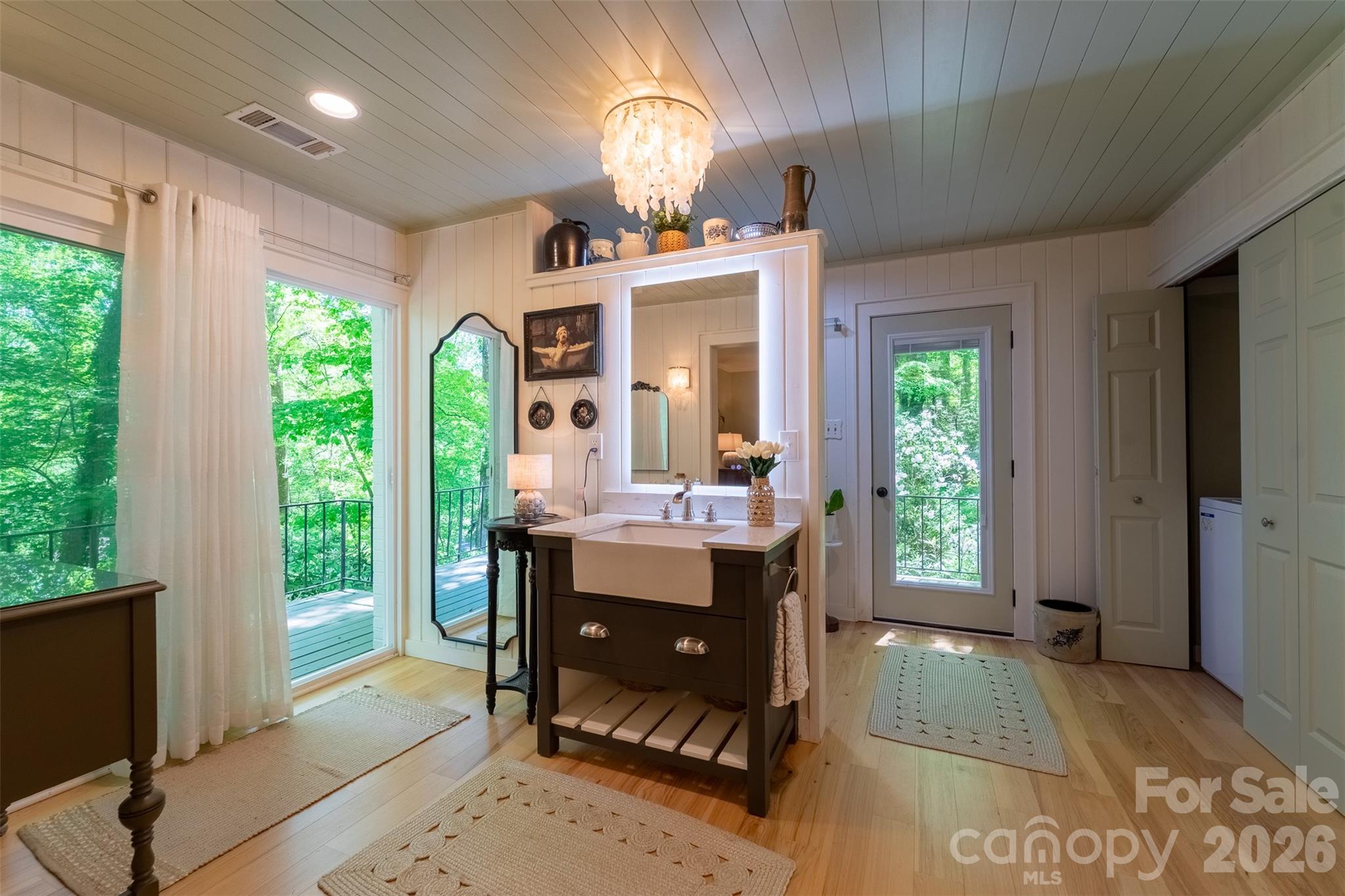 77 Oakwood Lane — Sylva