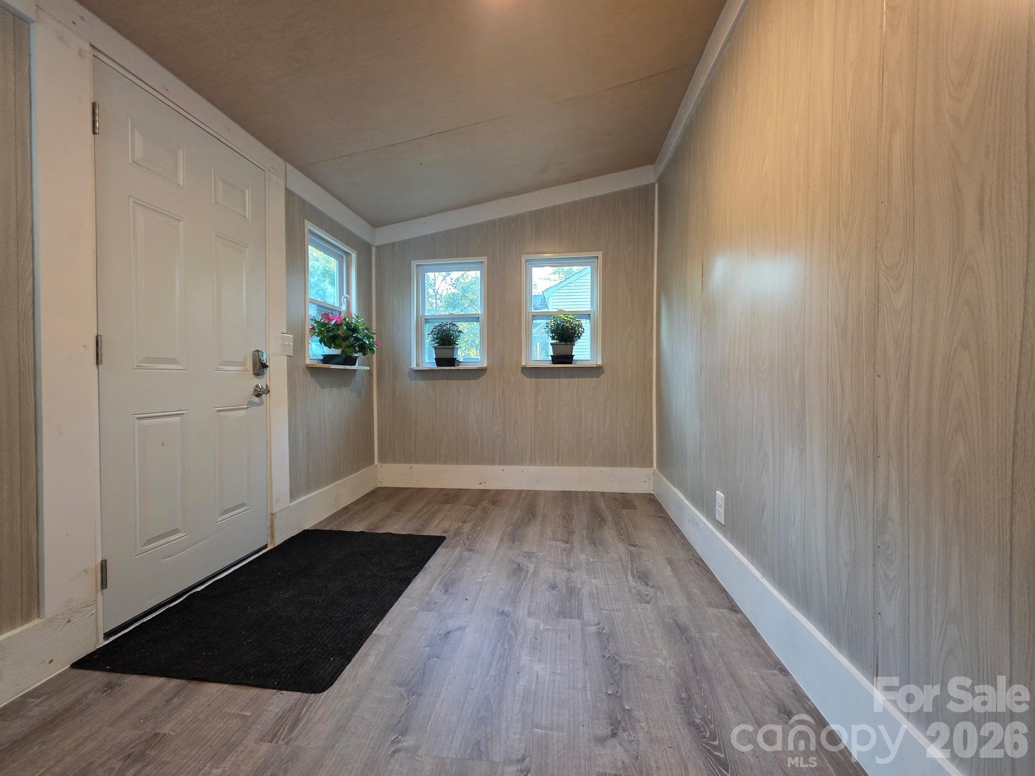 4723 Linden Street — Columbia