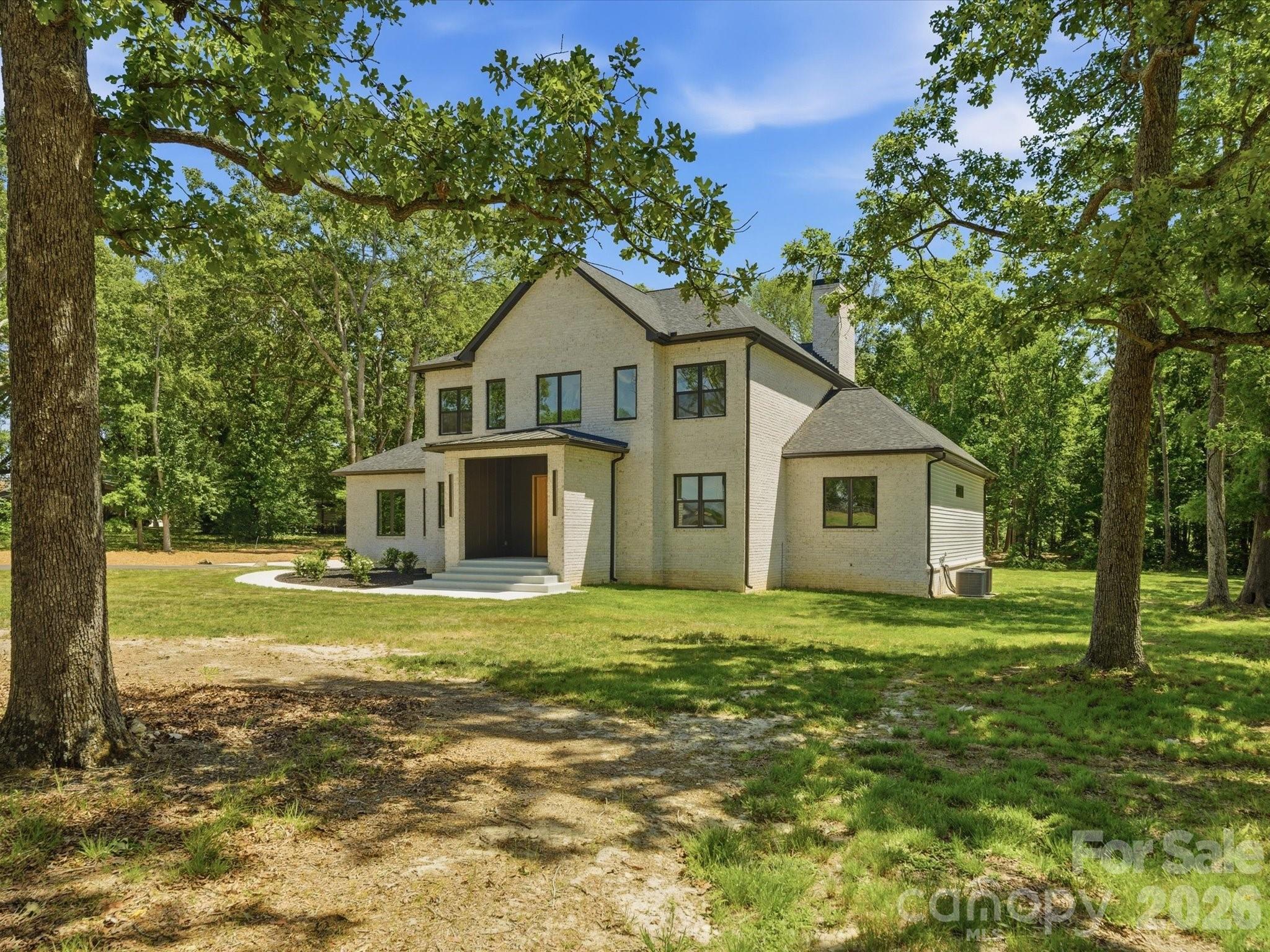 511 Fowler Road — Monroe