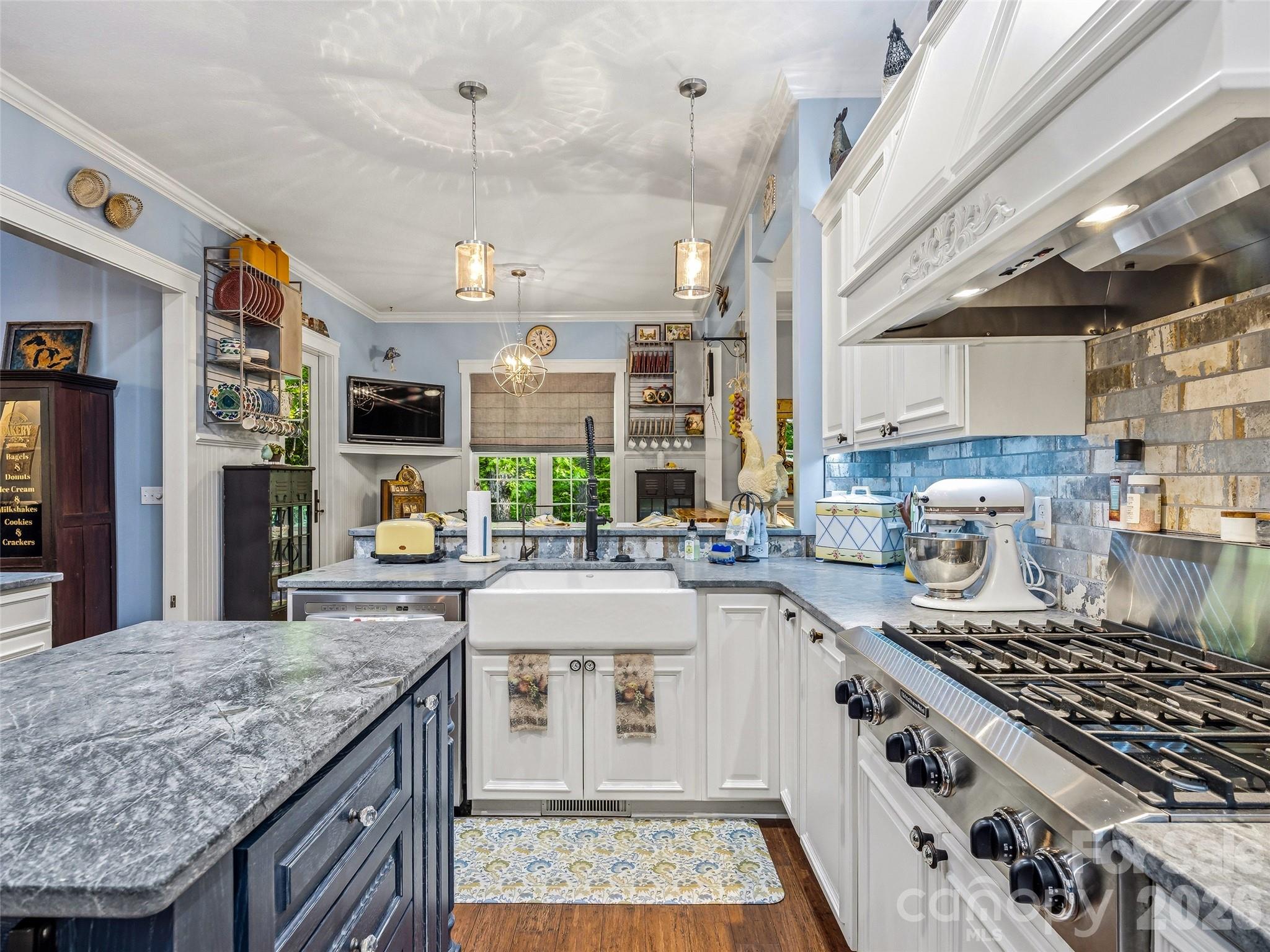 329 Kenmure Drive — Flat Rock