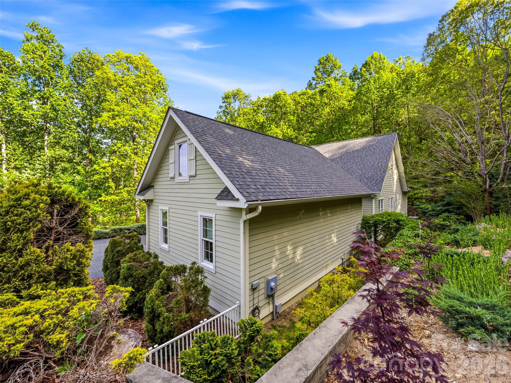329 Kenmure Drive — Flat Rock