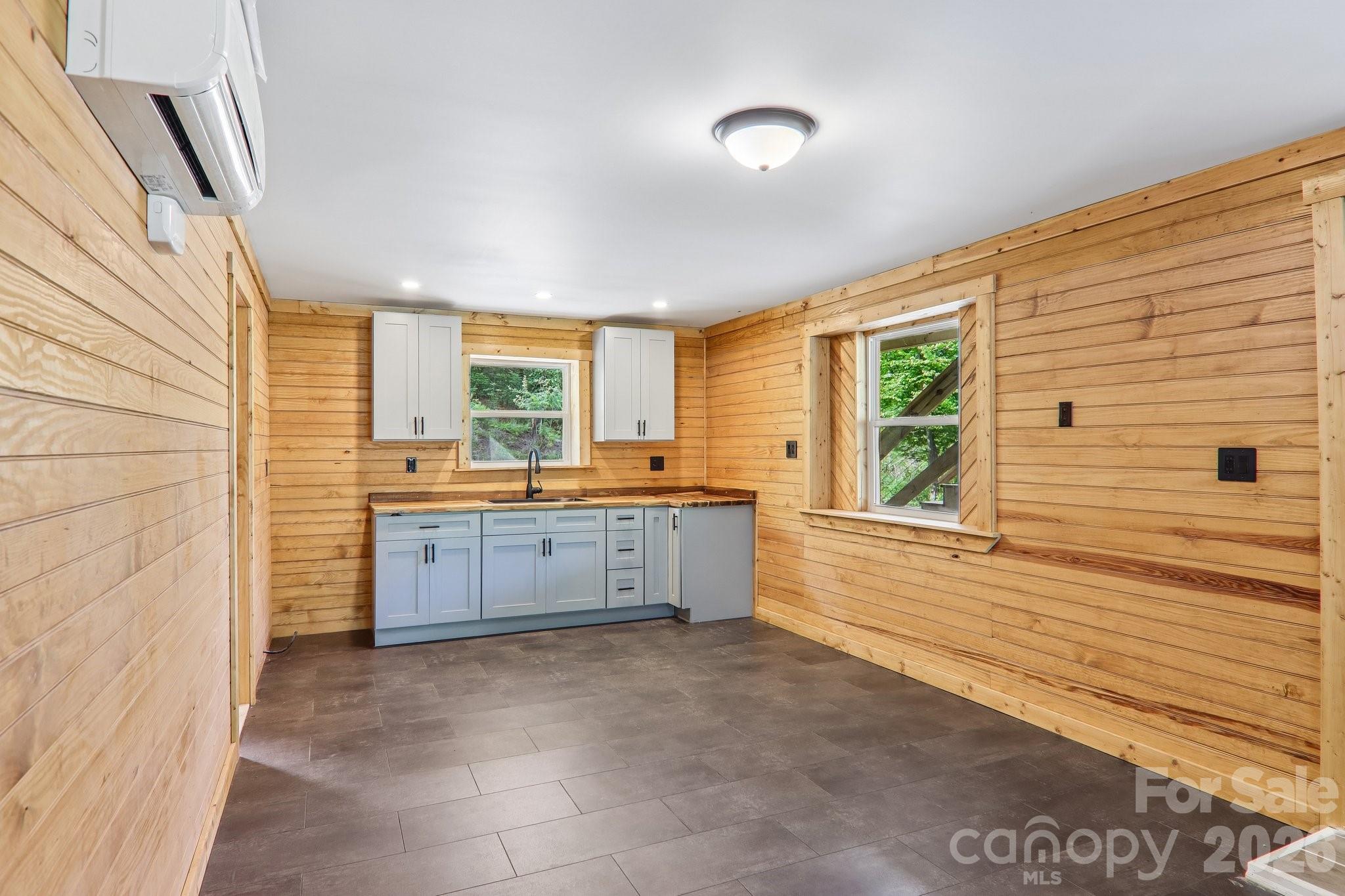 137 Red Maple Lane — Burnsville