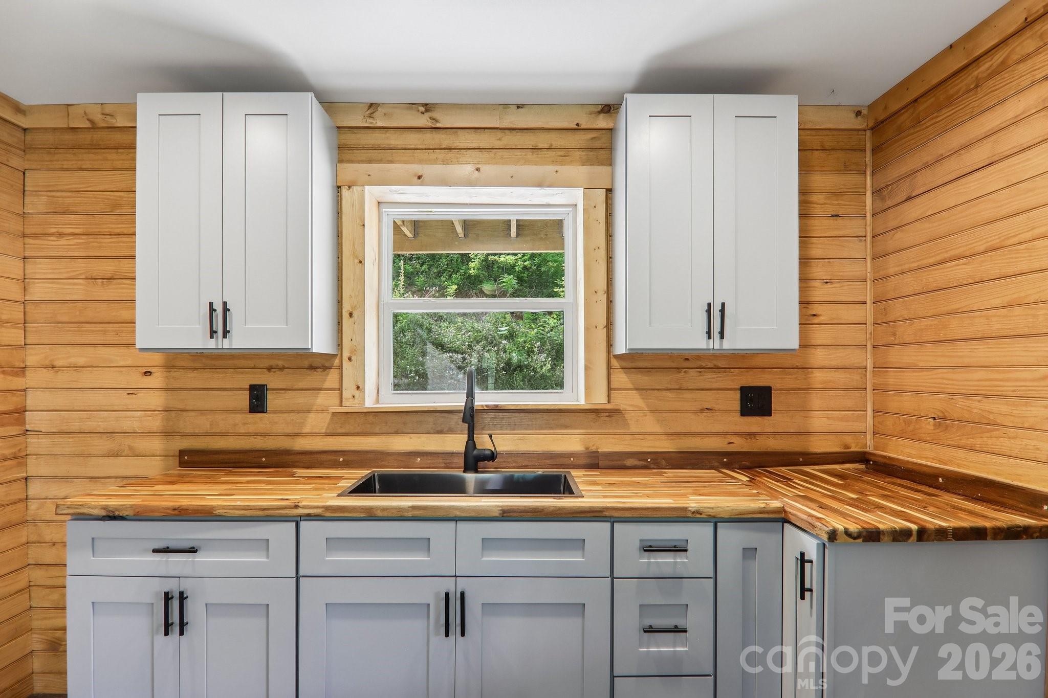 137 Red Maple Lane — Burnsville