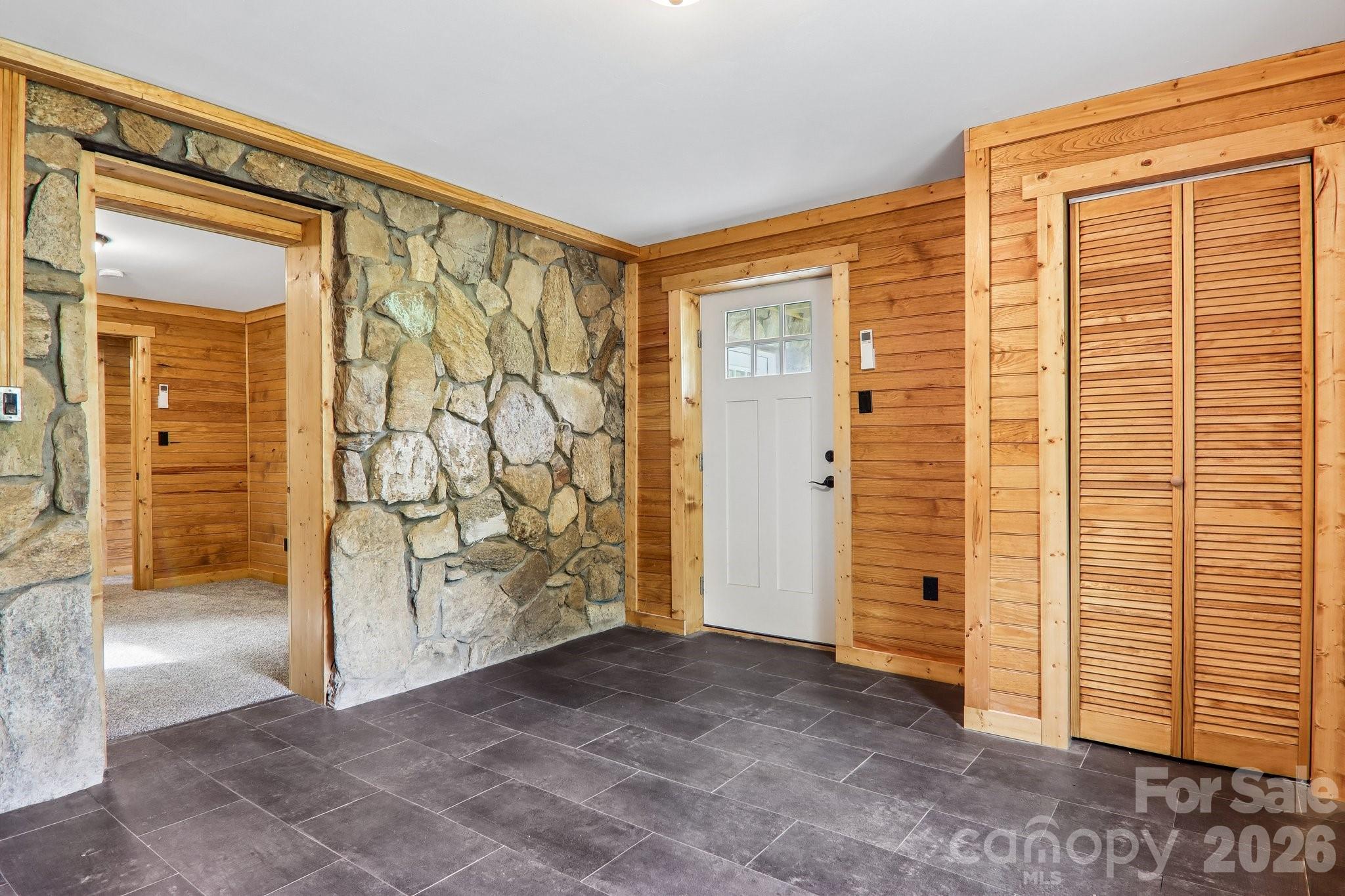 137 Red Maple Lane — Burnsville
