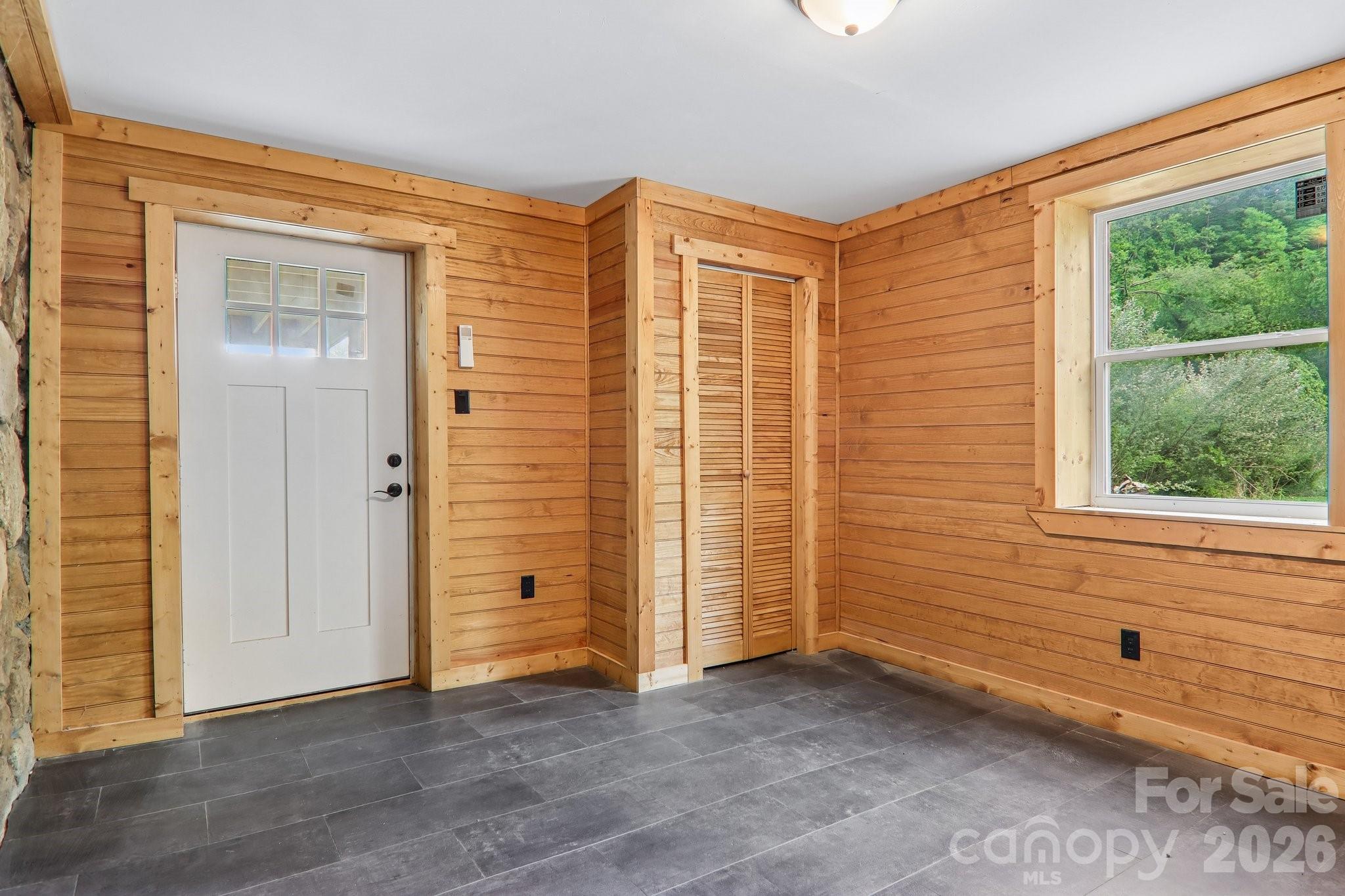 137 Red Maple Lane — Burnsville