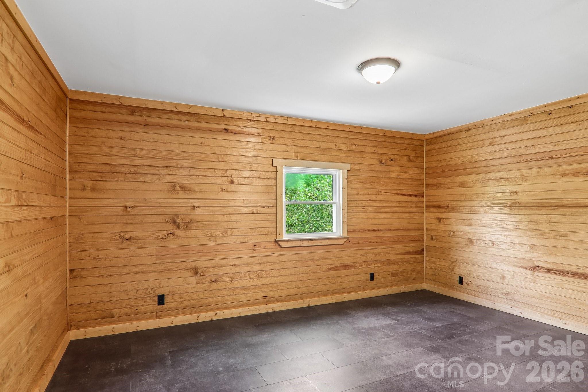 137 Red Maple Lane — Burnsville