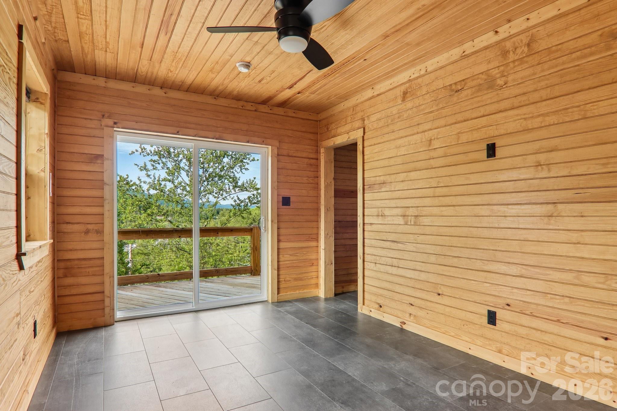 137 Red Maple Lane — Burnsville