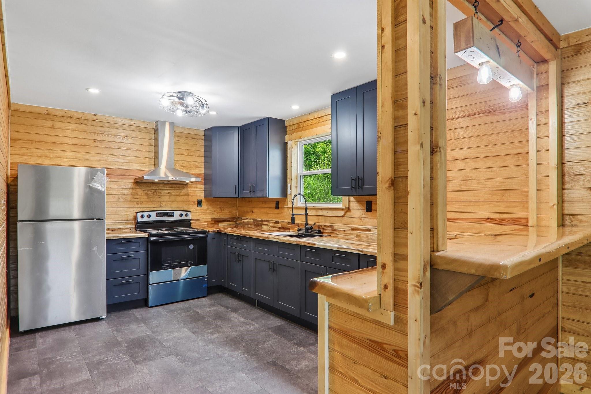 137 Red Maple Lane — Burnsville