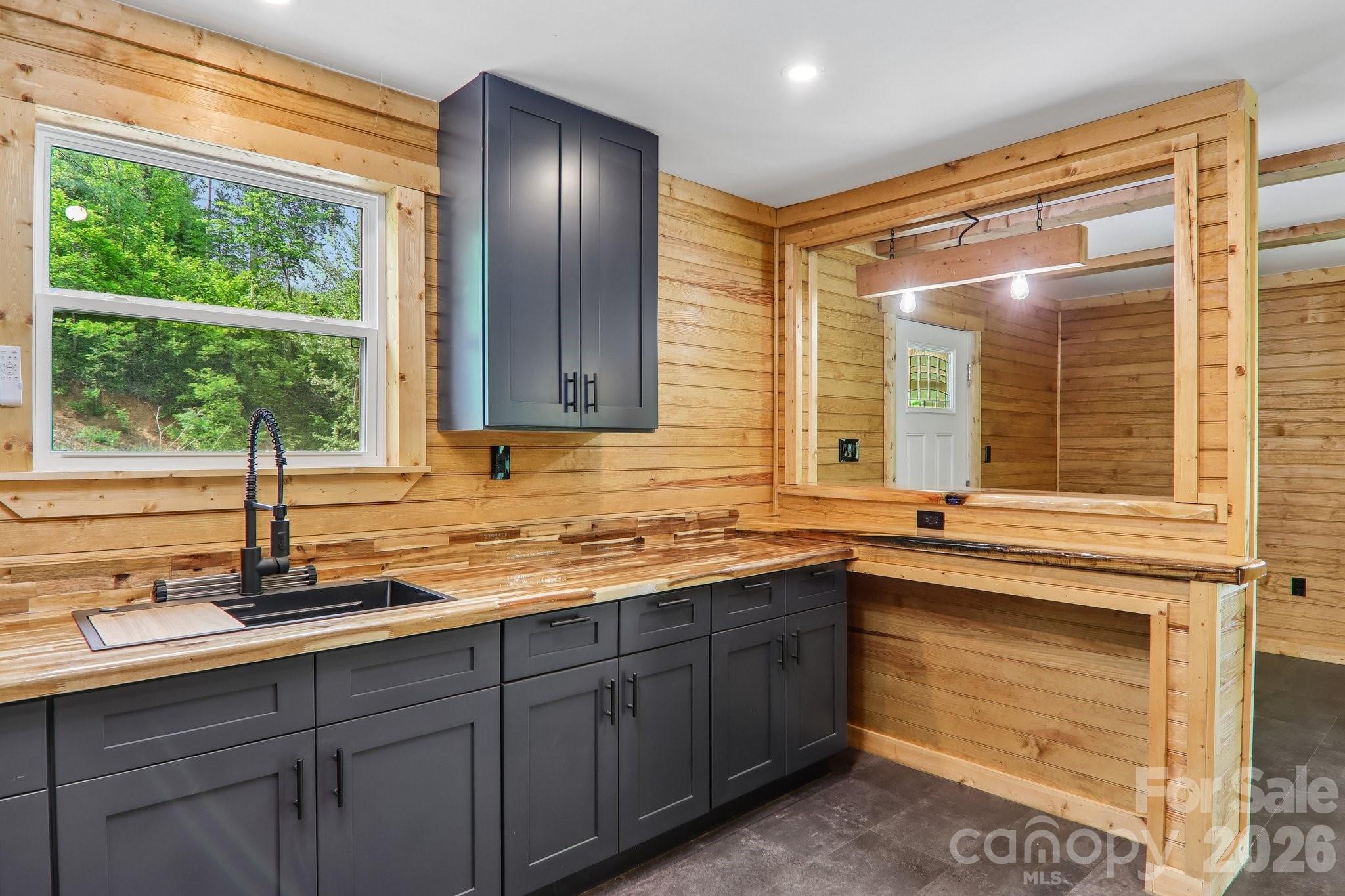 137 Red Maple Lane — Burnsville