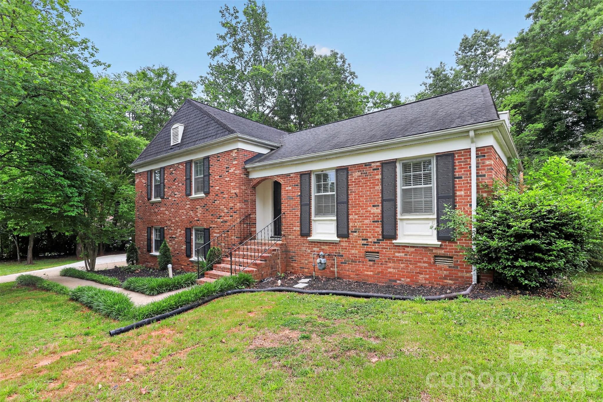 1801 Havenwood Drive — Lancaster
