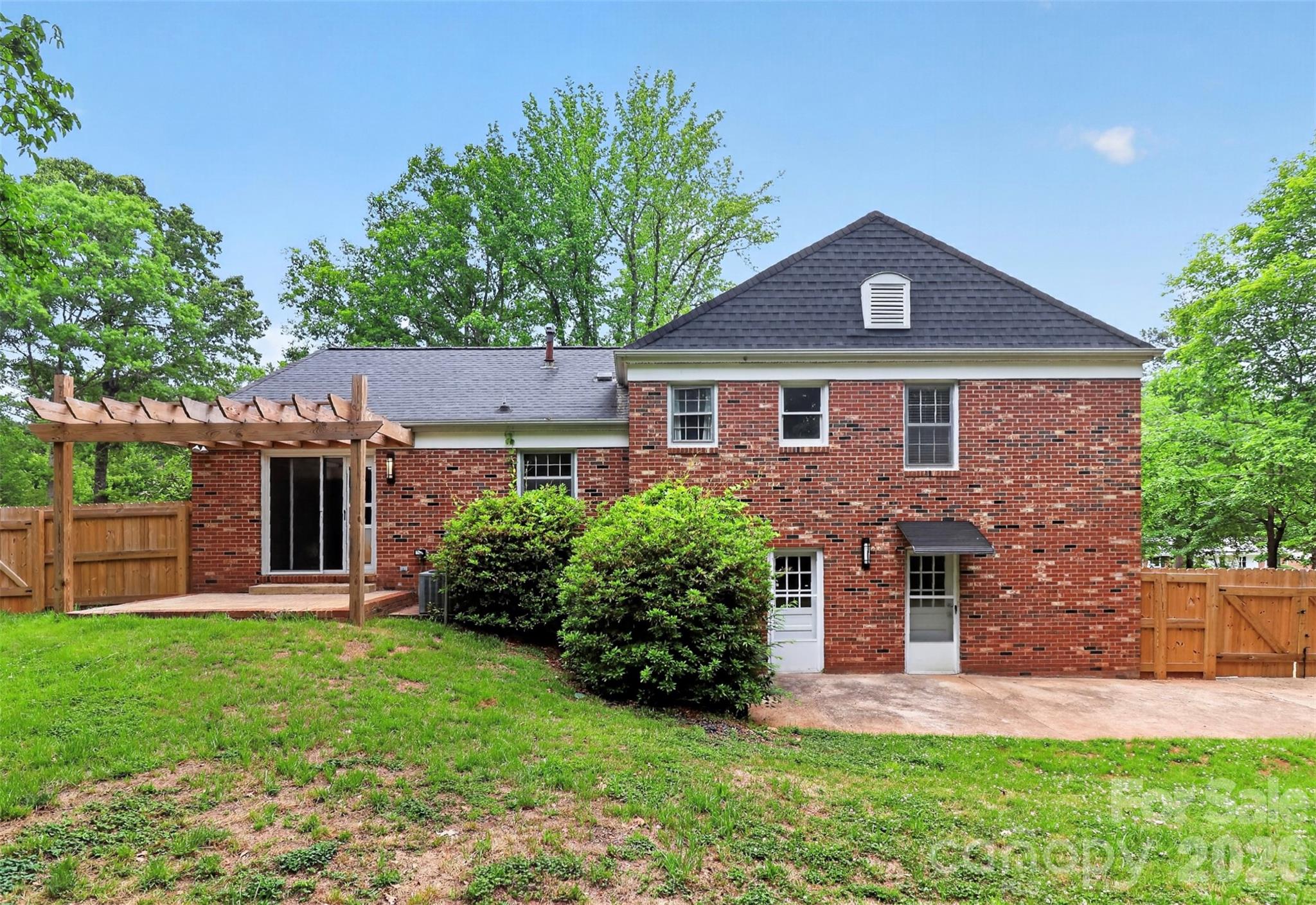 1801 Havenwood Drive — Lancaster