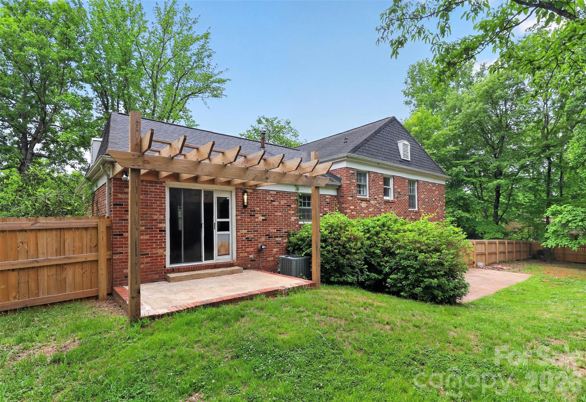 1801 Havenwood Drive — Lancaster