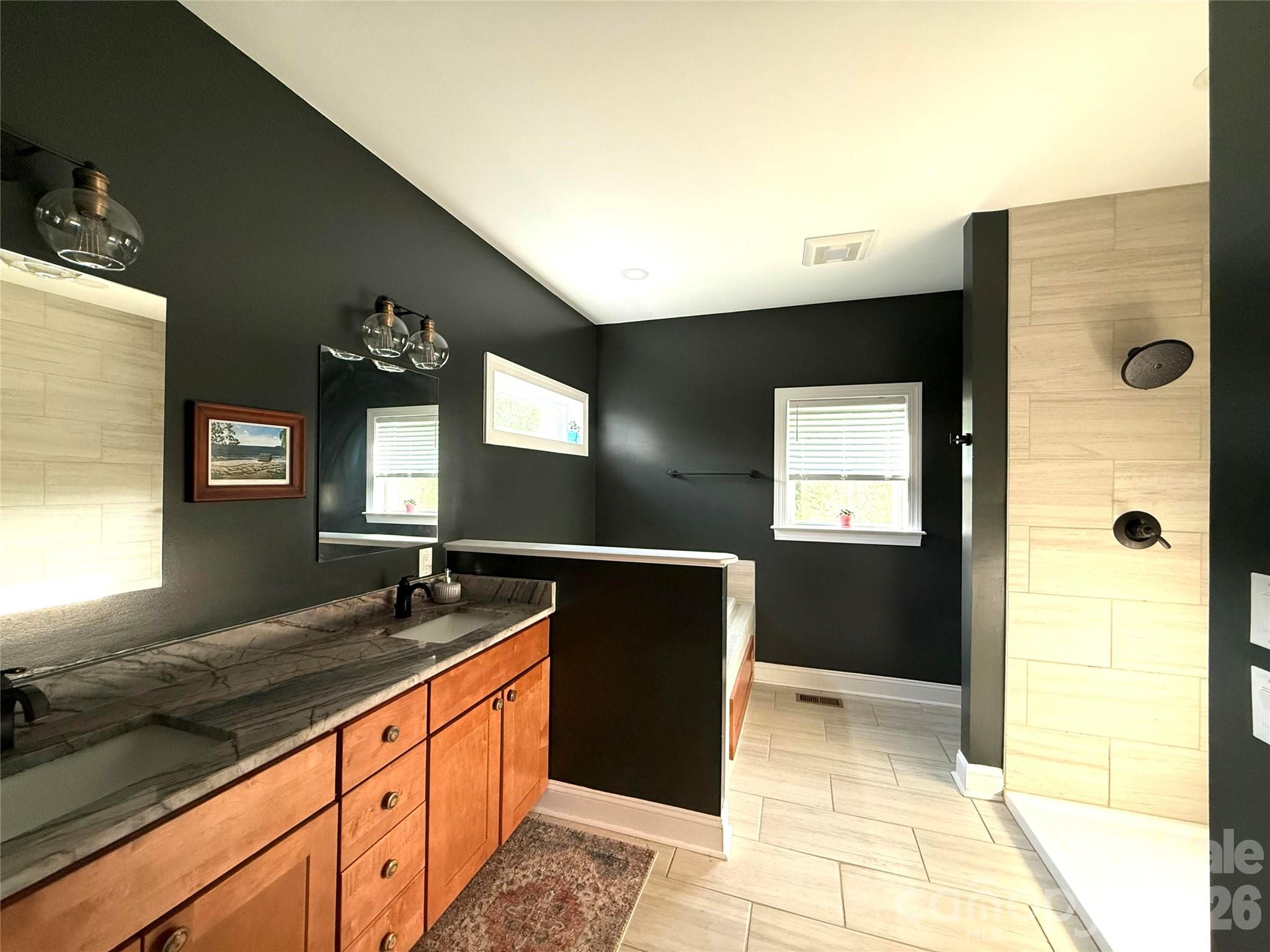 39 Arlington Oaks Lane — Bryson City