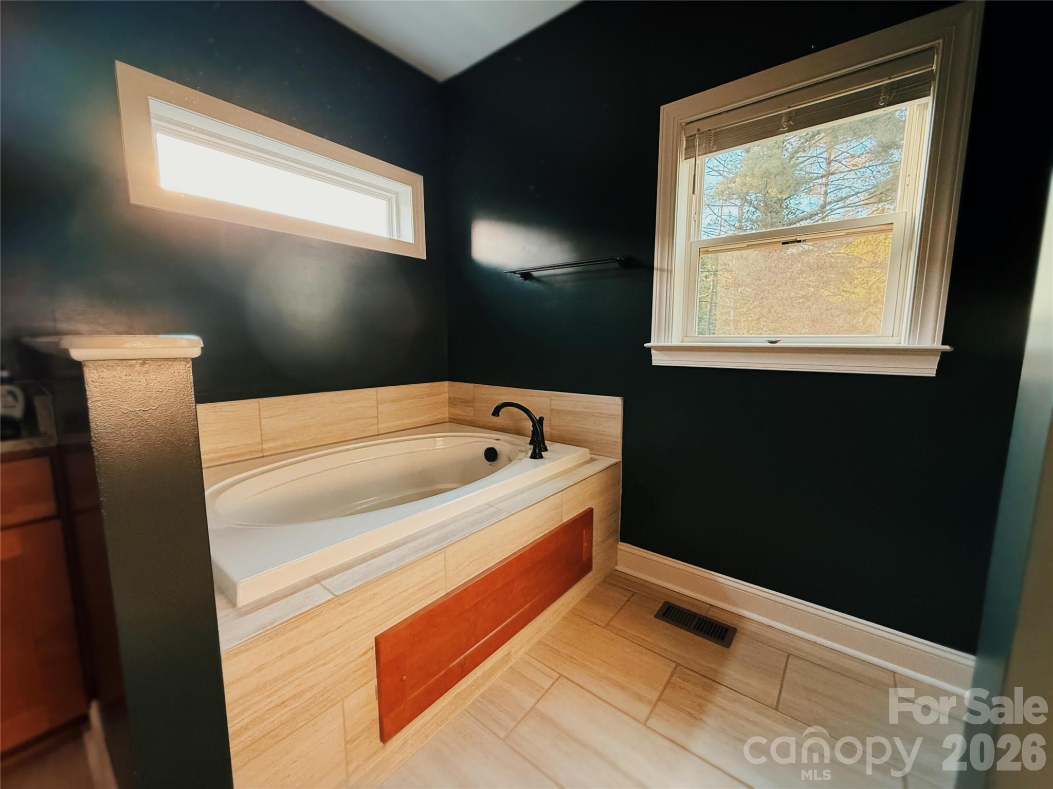 39 Arlington Oaks Lane — Bryson City