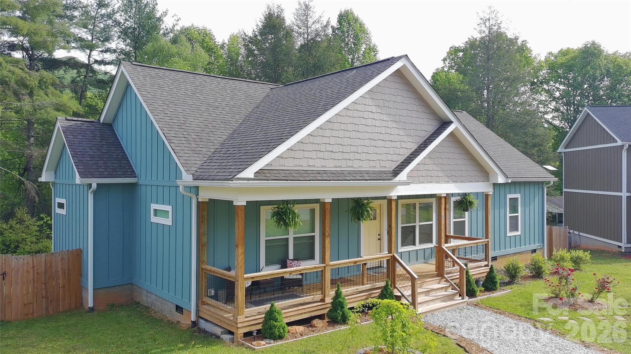 39 Arlington Oaks Lane — Bryson City
