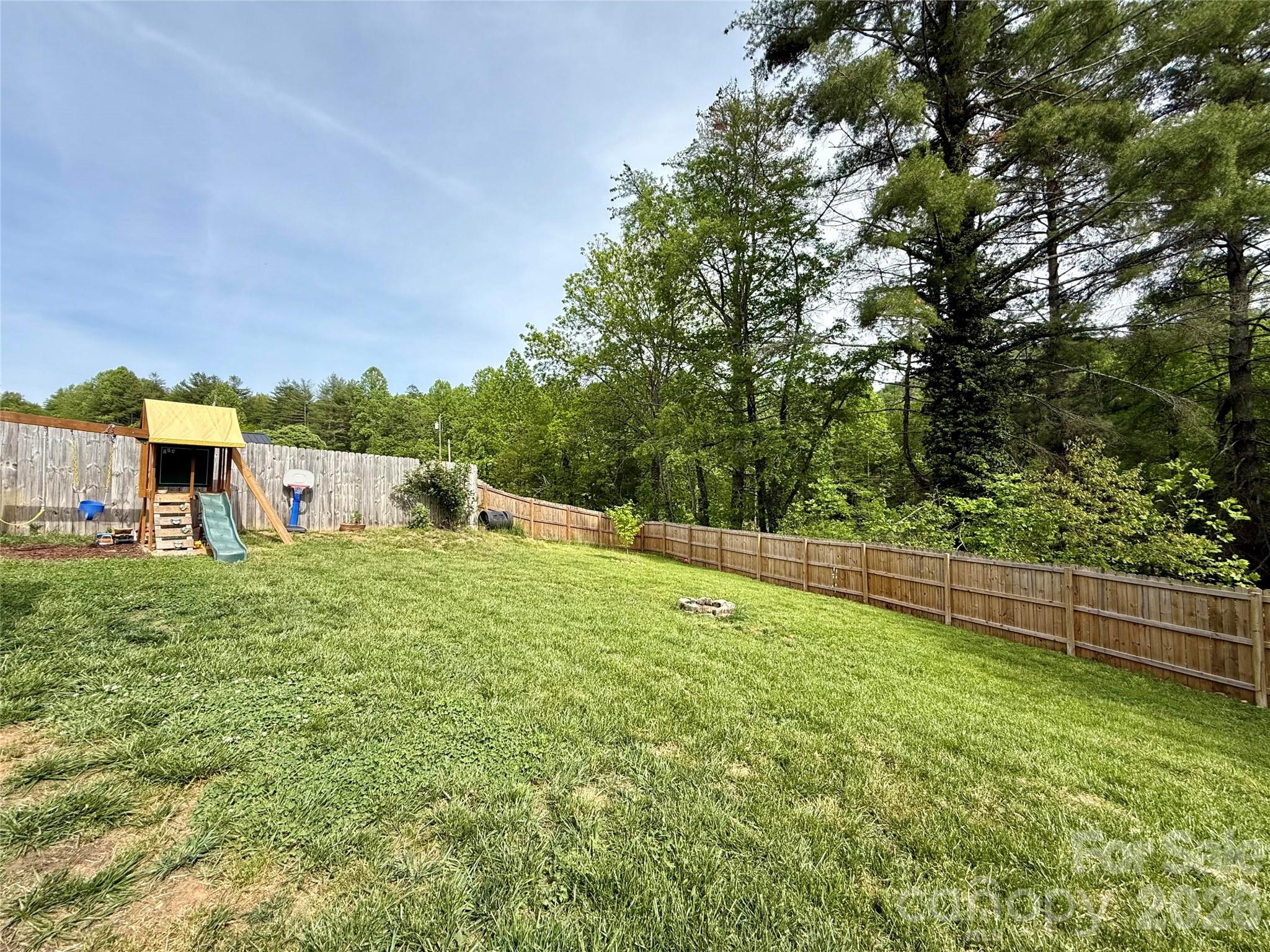 39 Arlington Oaks Lane — Bryson City