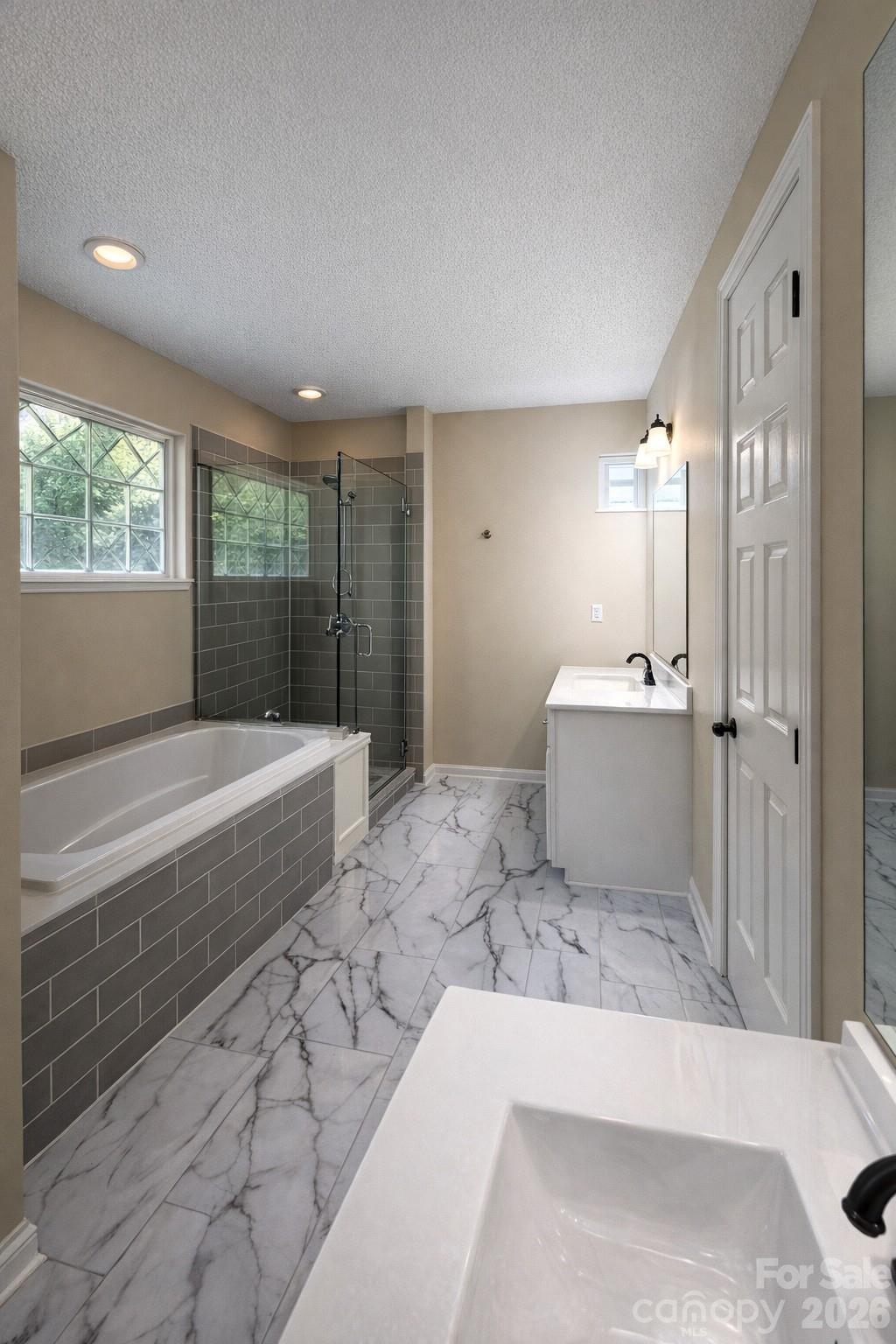7531 Woodknoll Drive — Charlotte