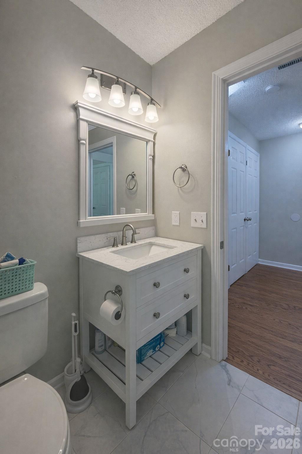 7531 Woodknoll Drive — Charlotte