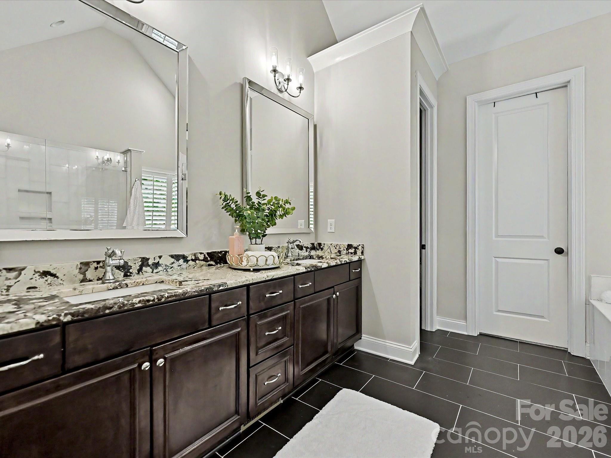 129 Buckingham Place Road — Mooresville