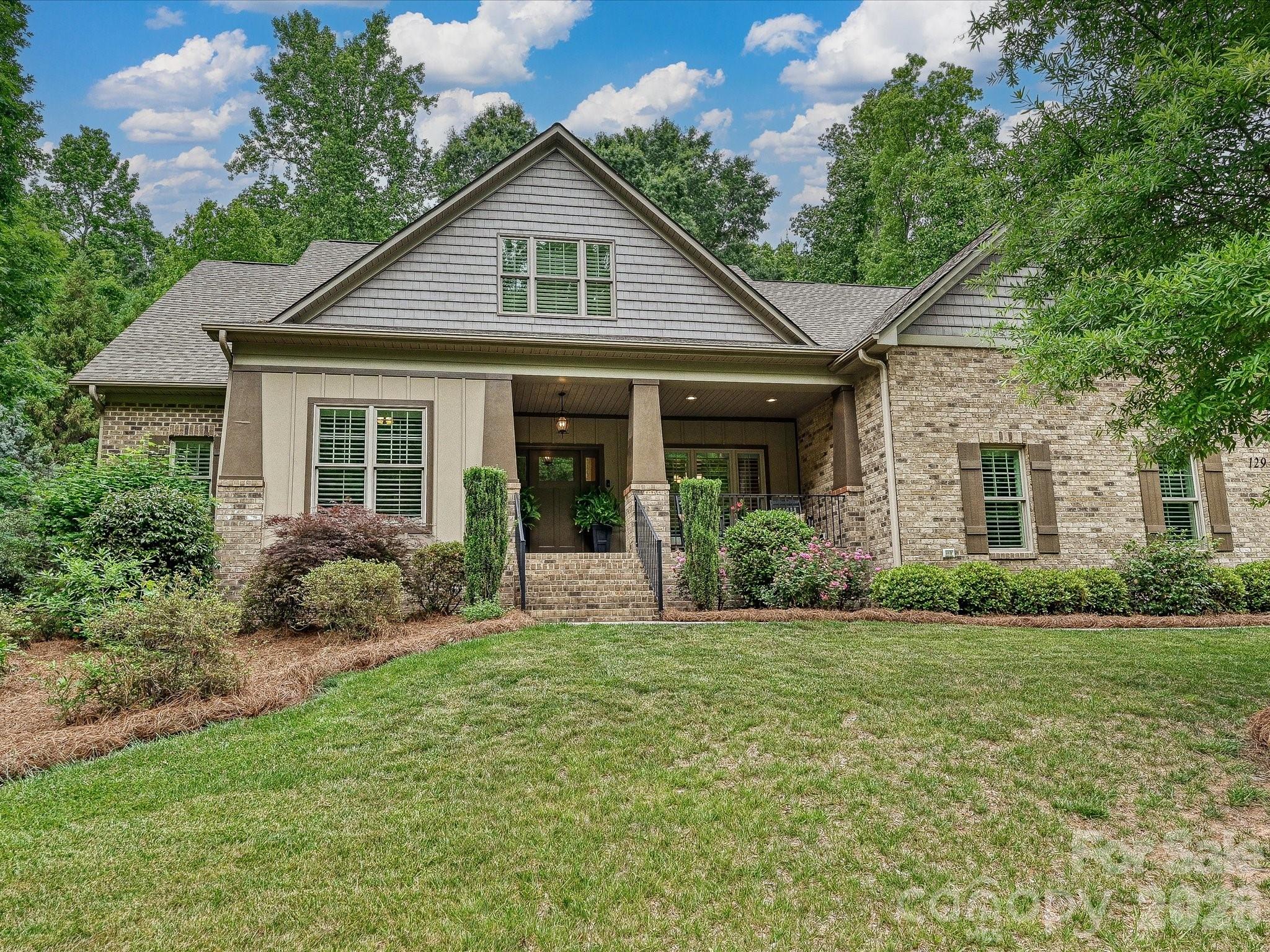 129 Buckingham Place Road — Mooresville