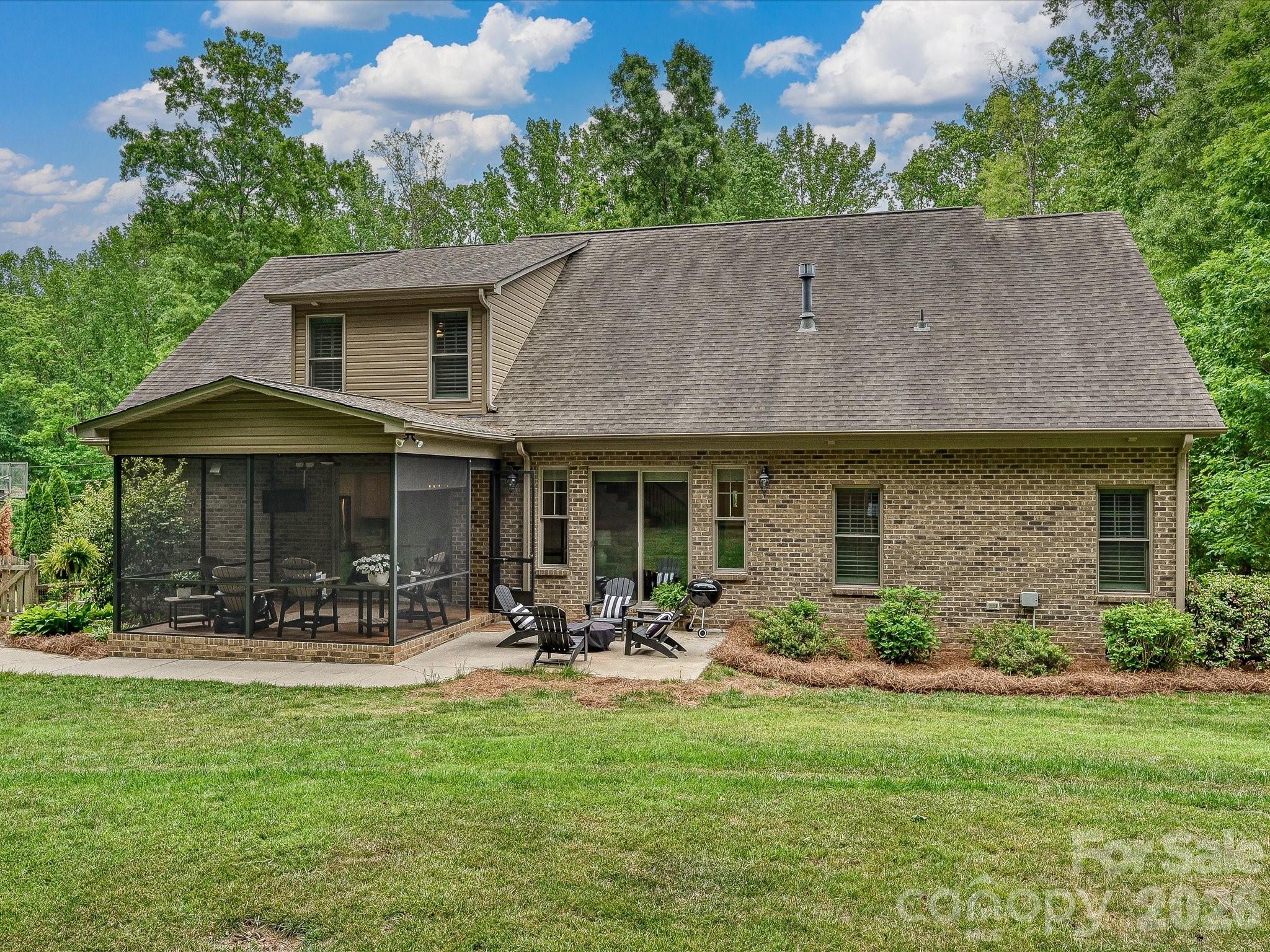 129 Buckingham Place Road — Mooresville