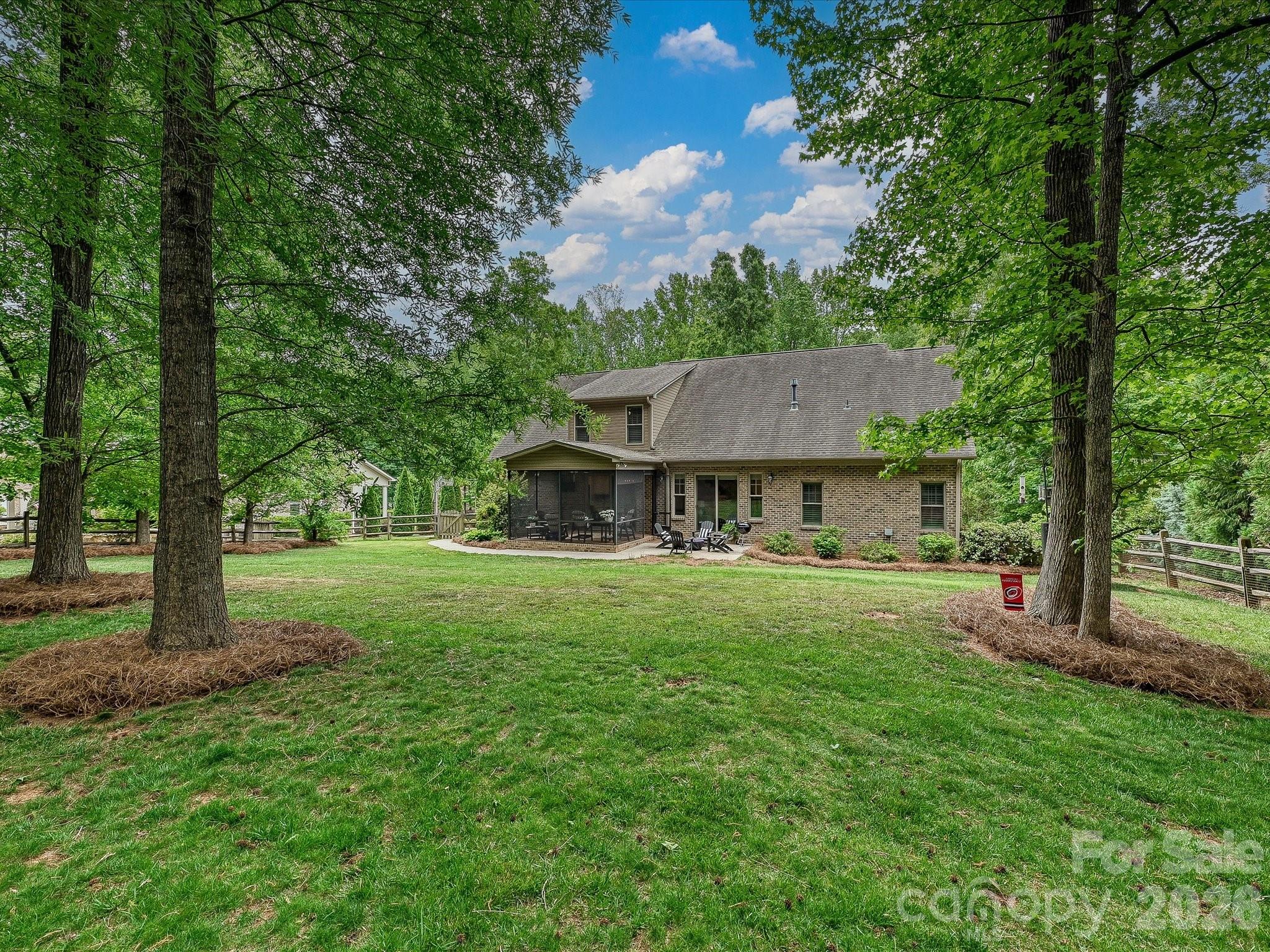 129 Buckingham Place Road — Mooresville