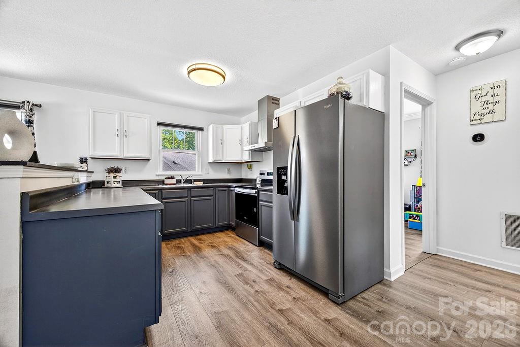 100 Victoria Springs Drive — Flat Rock