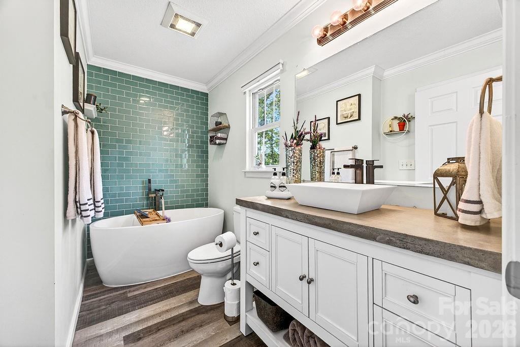 100 Victoria Springs Drive — Flat Rock