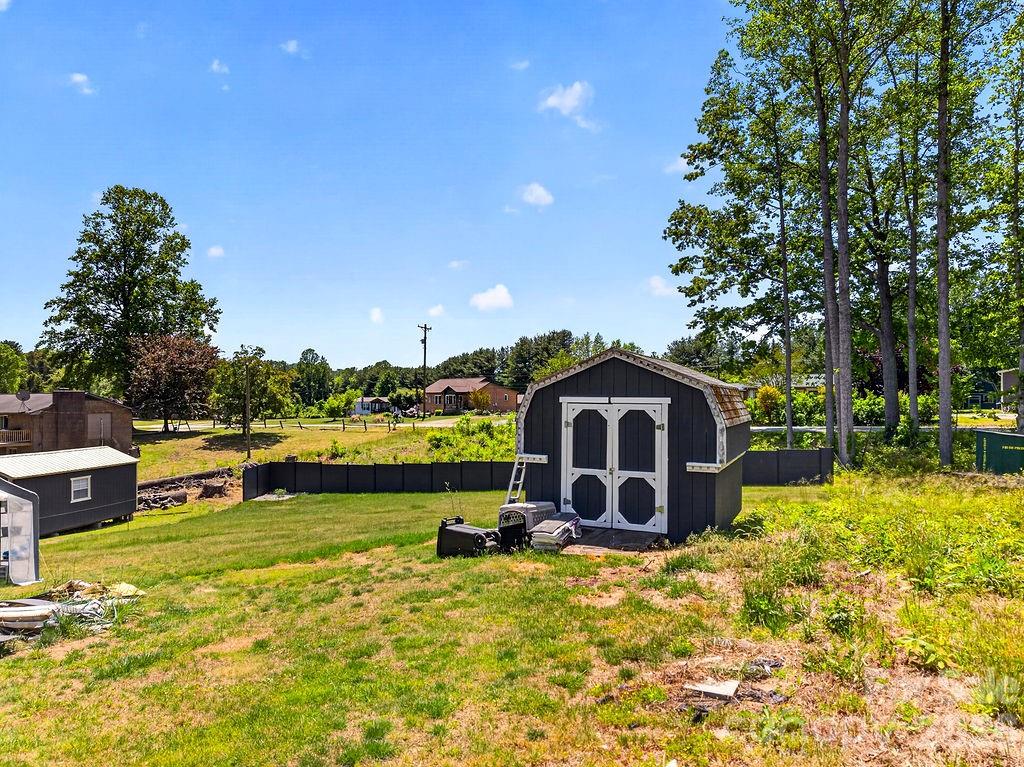 100 Victoria Springs Drive — Flat Rock