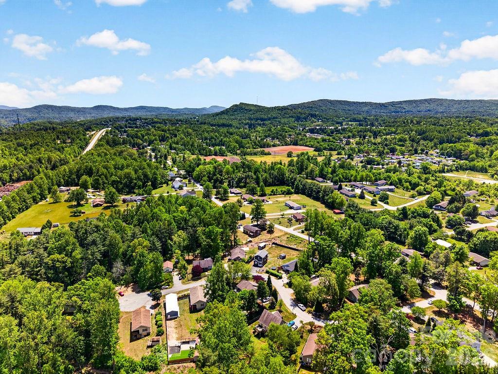 100 Victoria Springs Drive — Flat Rock